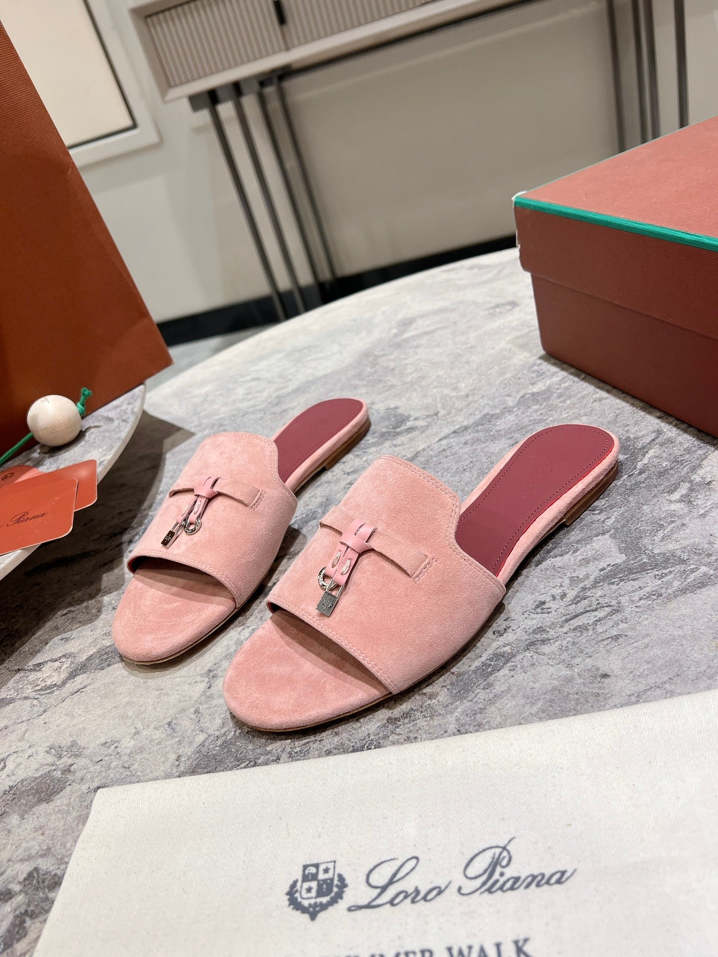 Loro Pian* Classic full leather British tassel flat slippers