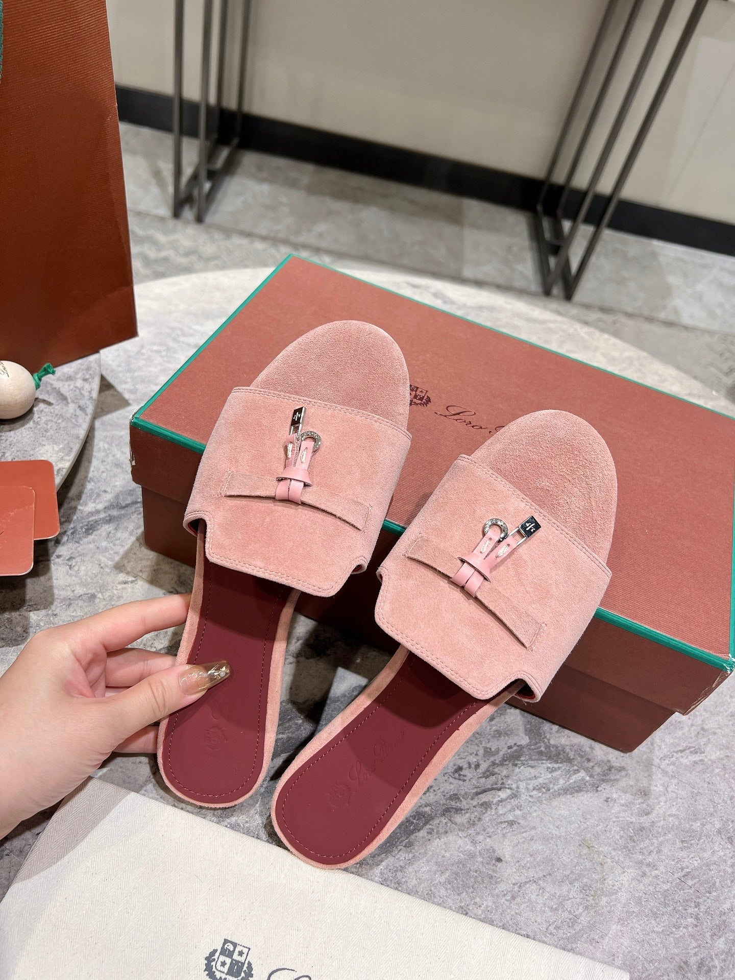 Loro Pian* Classic full leather British tassel flat slippers