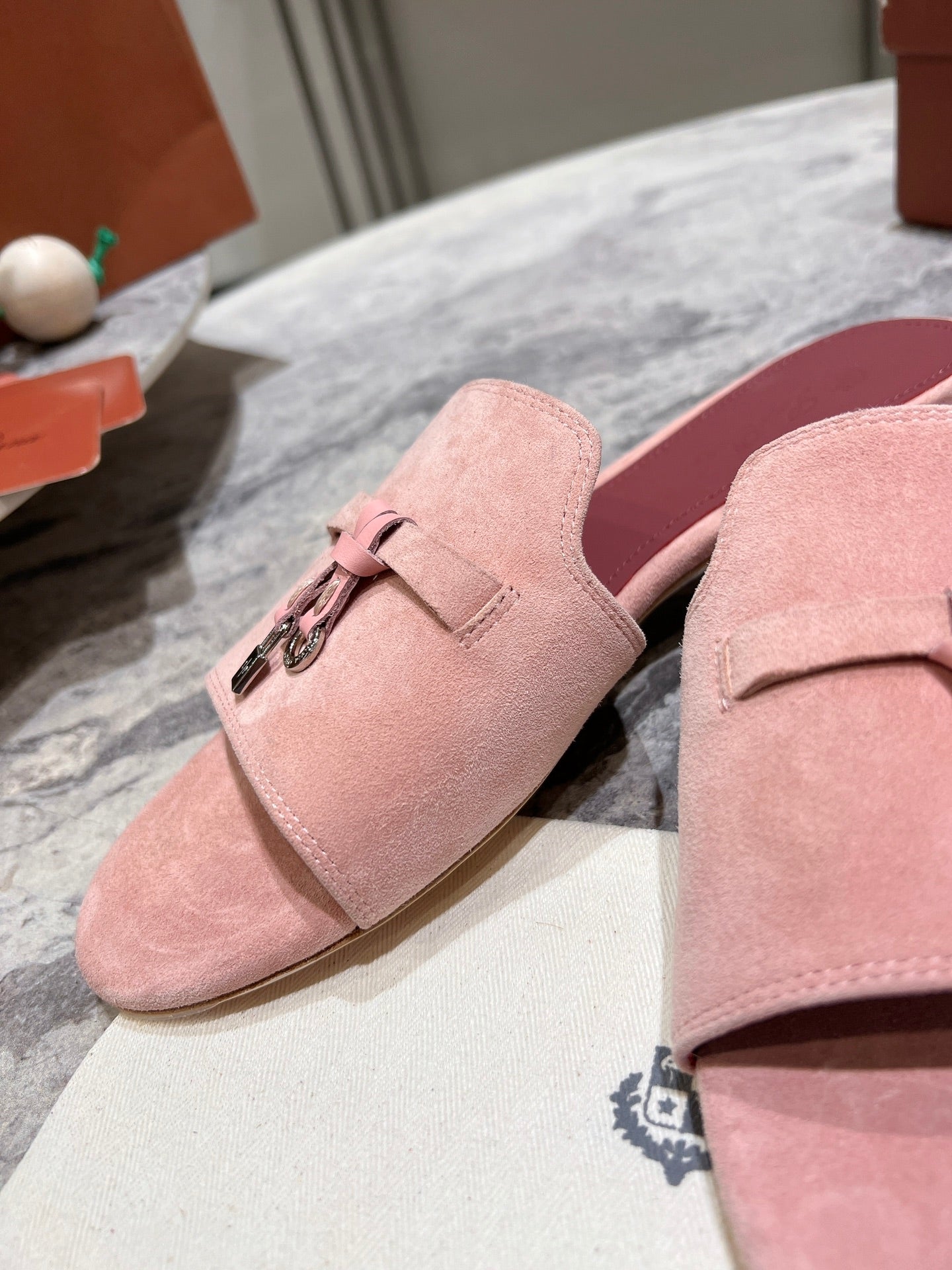 Loro Pian* Classic full leather British tassel flat slippers