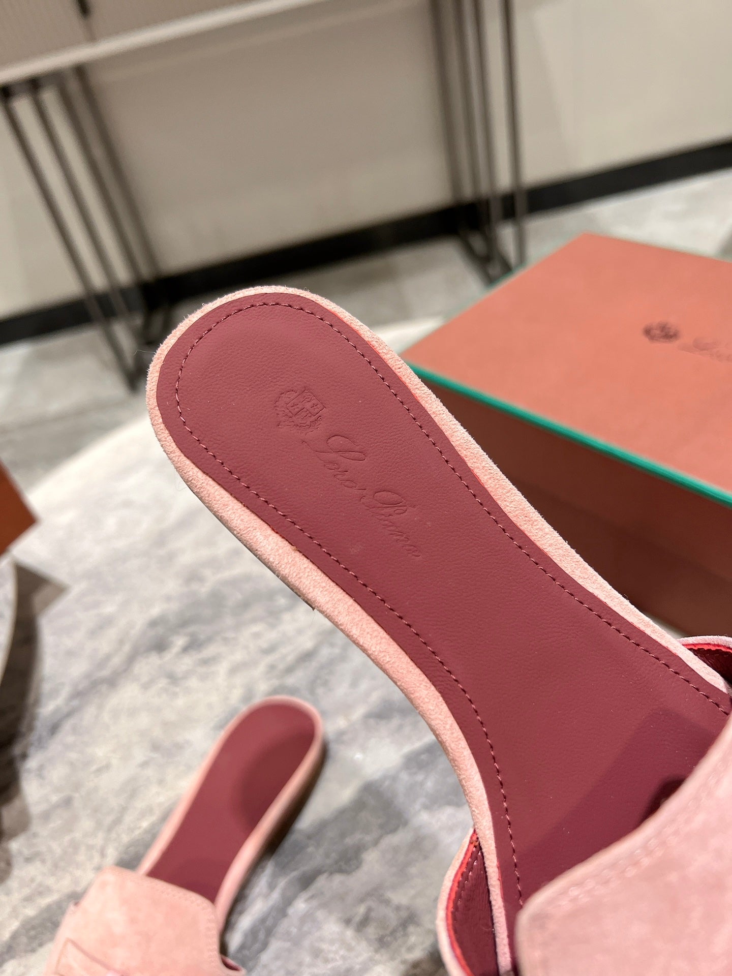 Loro Pian* Classic full leather British tassel flat slippers