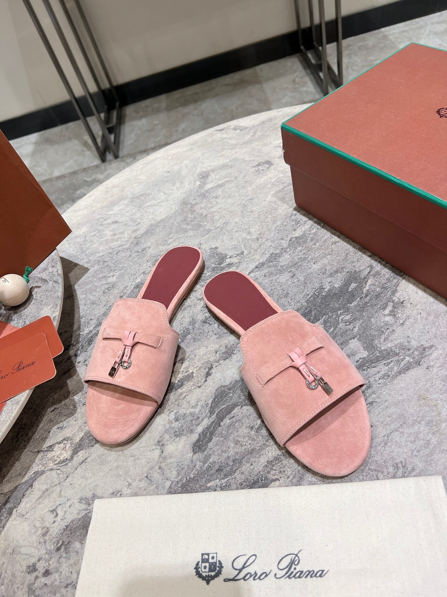 Loro Pian* Classic full leather British tassel flat slippers