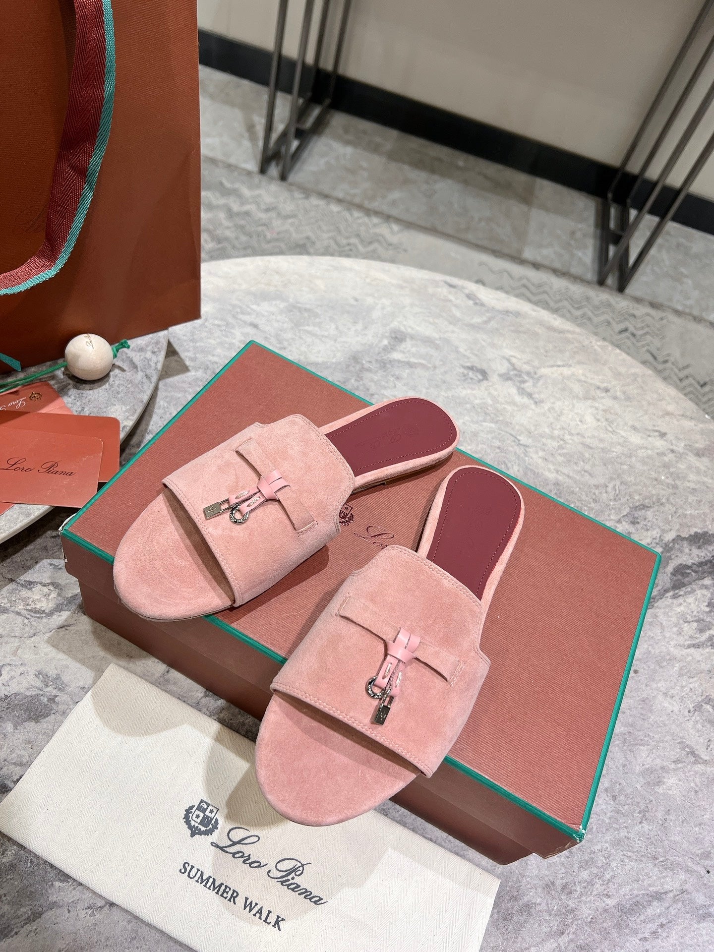 Loro Pian* Classic full leather British tassel flat slippers