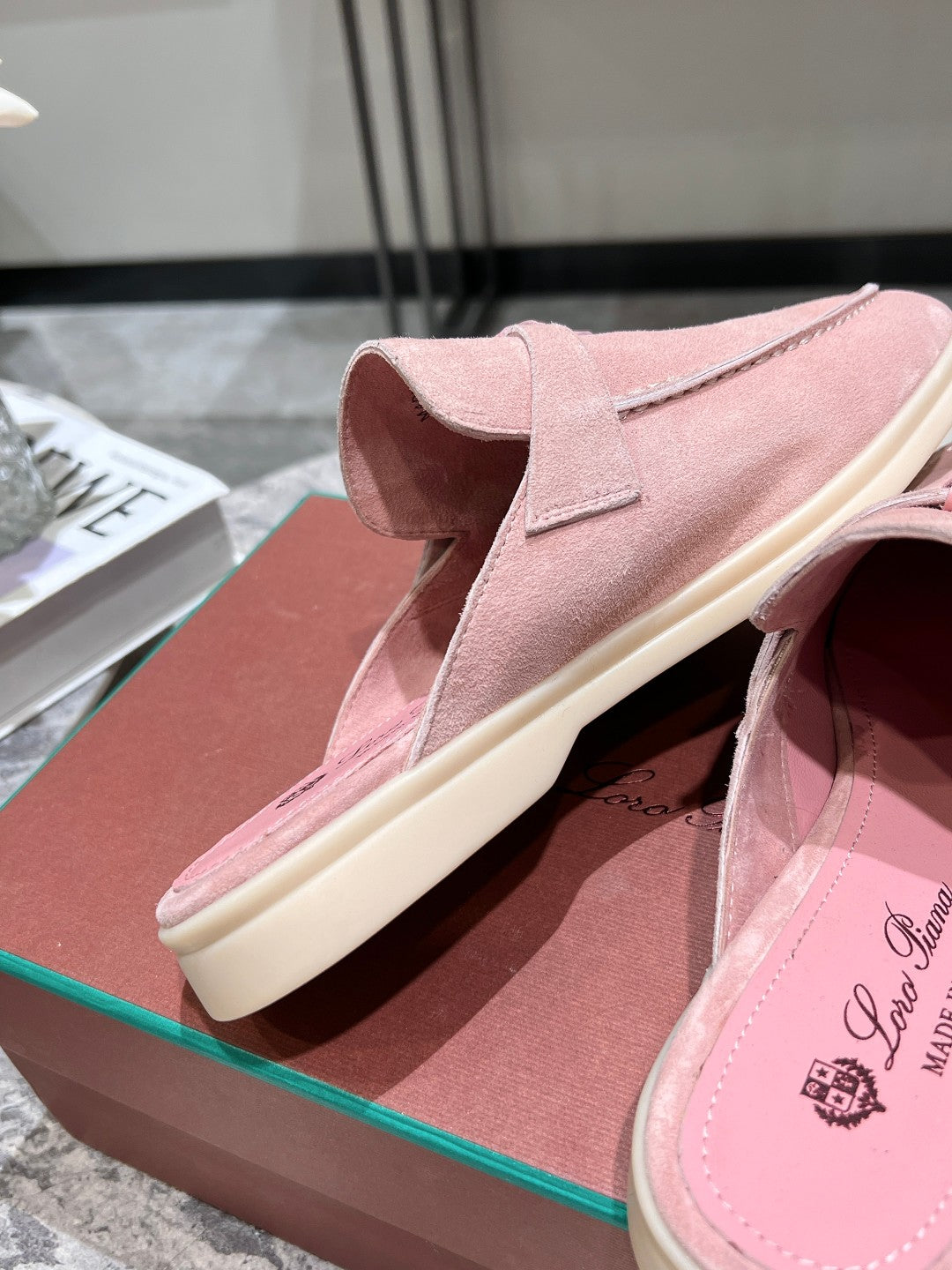 Loro Pian** Classic British tassel flat loafers