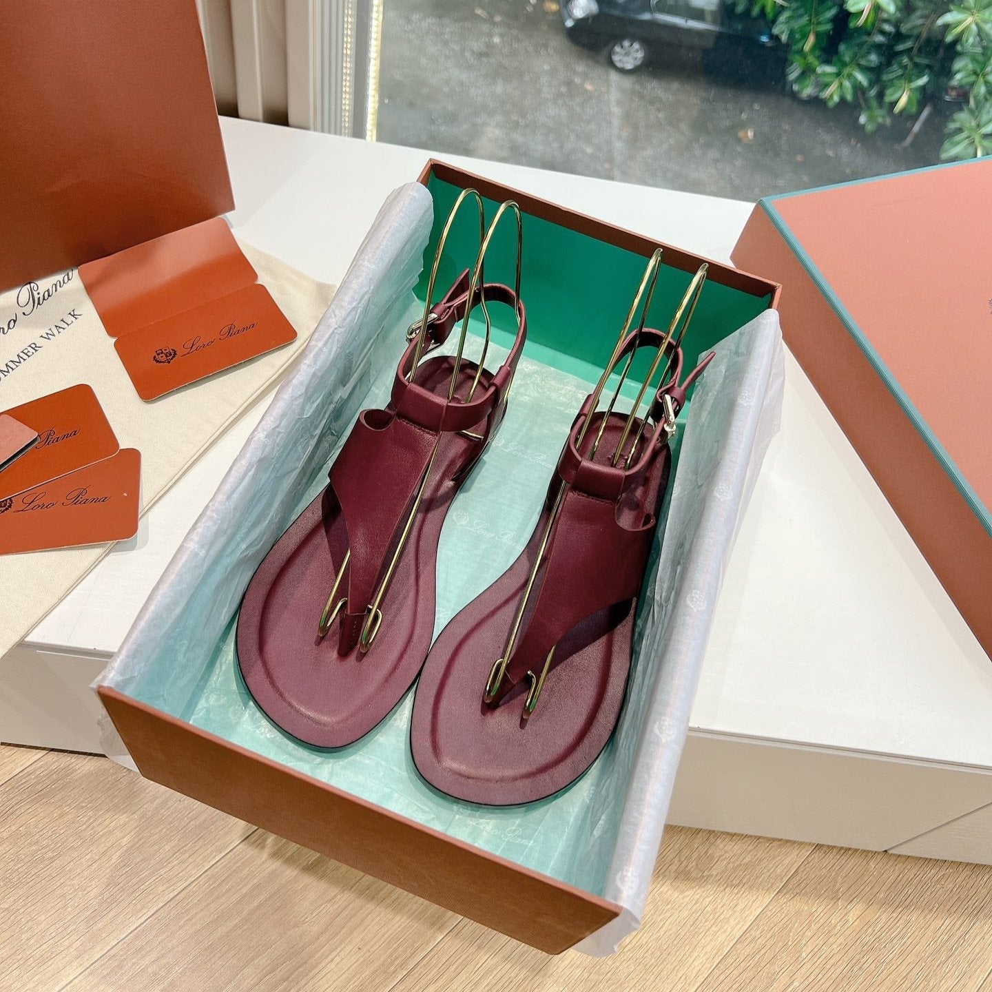 Loro Pia**/ Top quality British style flip flops sandals VIP1:1