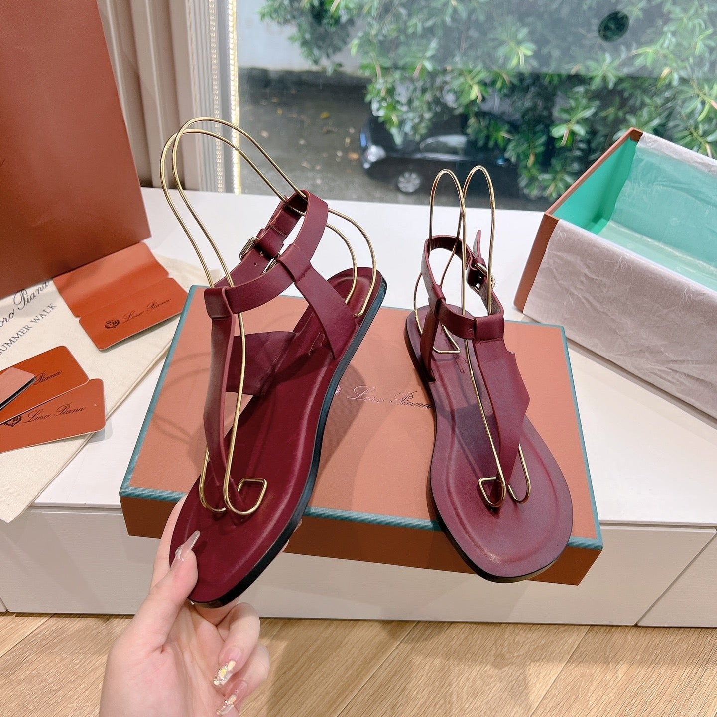 Loro Pia**/ Top quality British style flip flops sandals VIP1:1