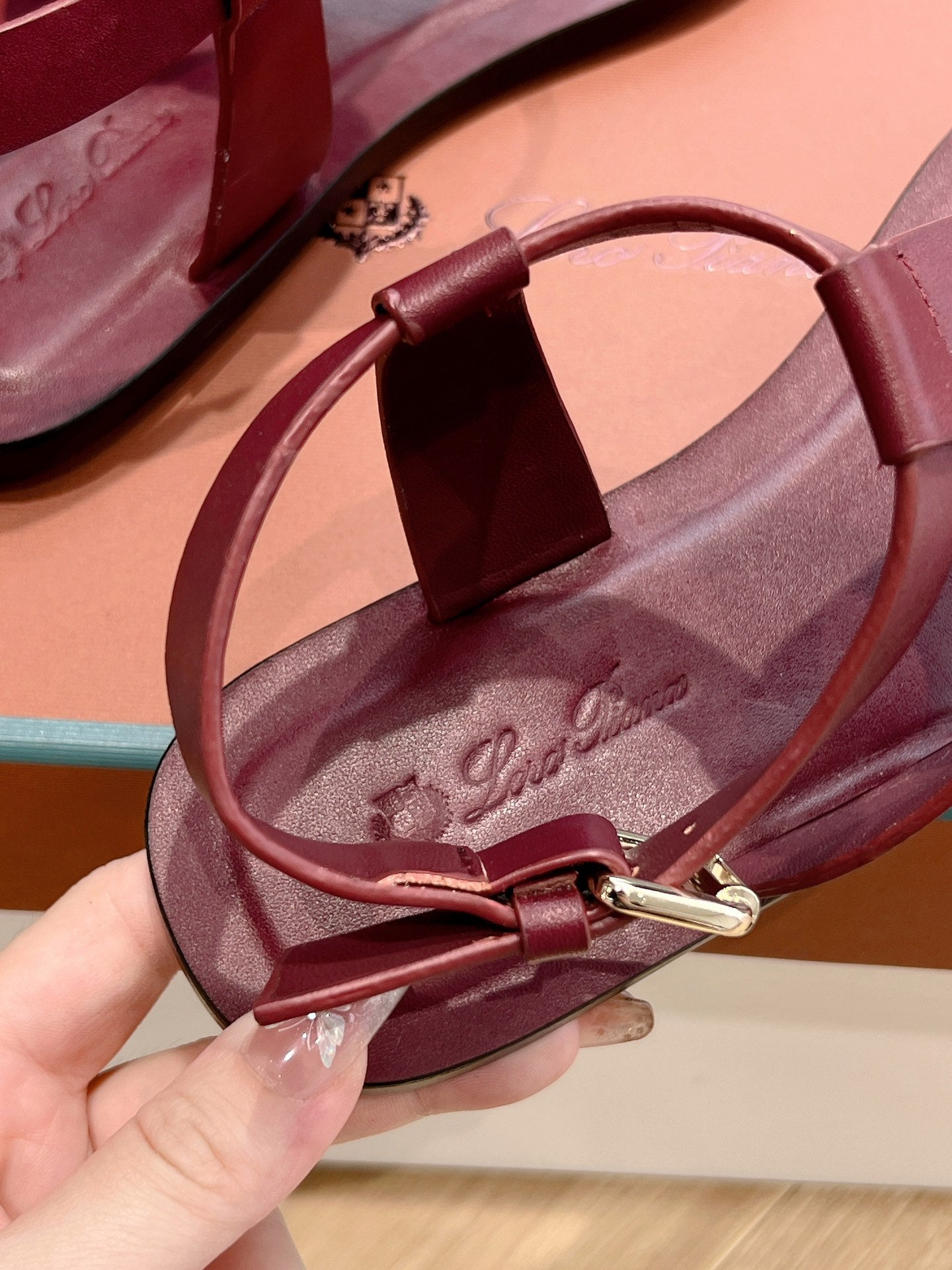 Loro Pia**/ Top quality British style flip flops sandals VIP1:1