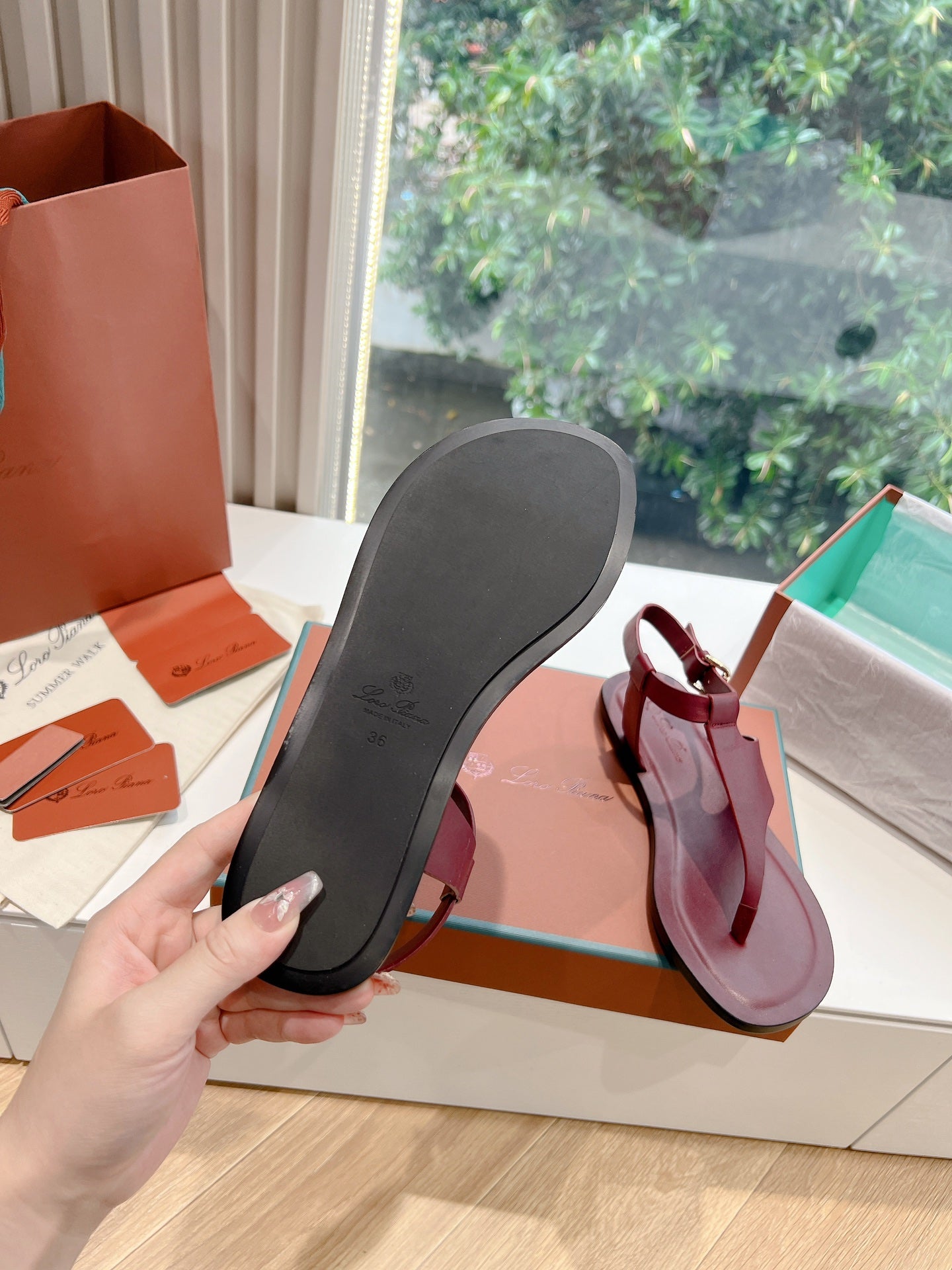 Loro Pia**/ Top quality British style flip flops sandals VIP1:1