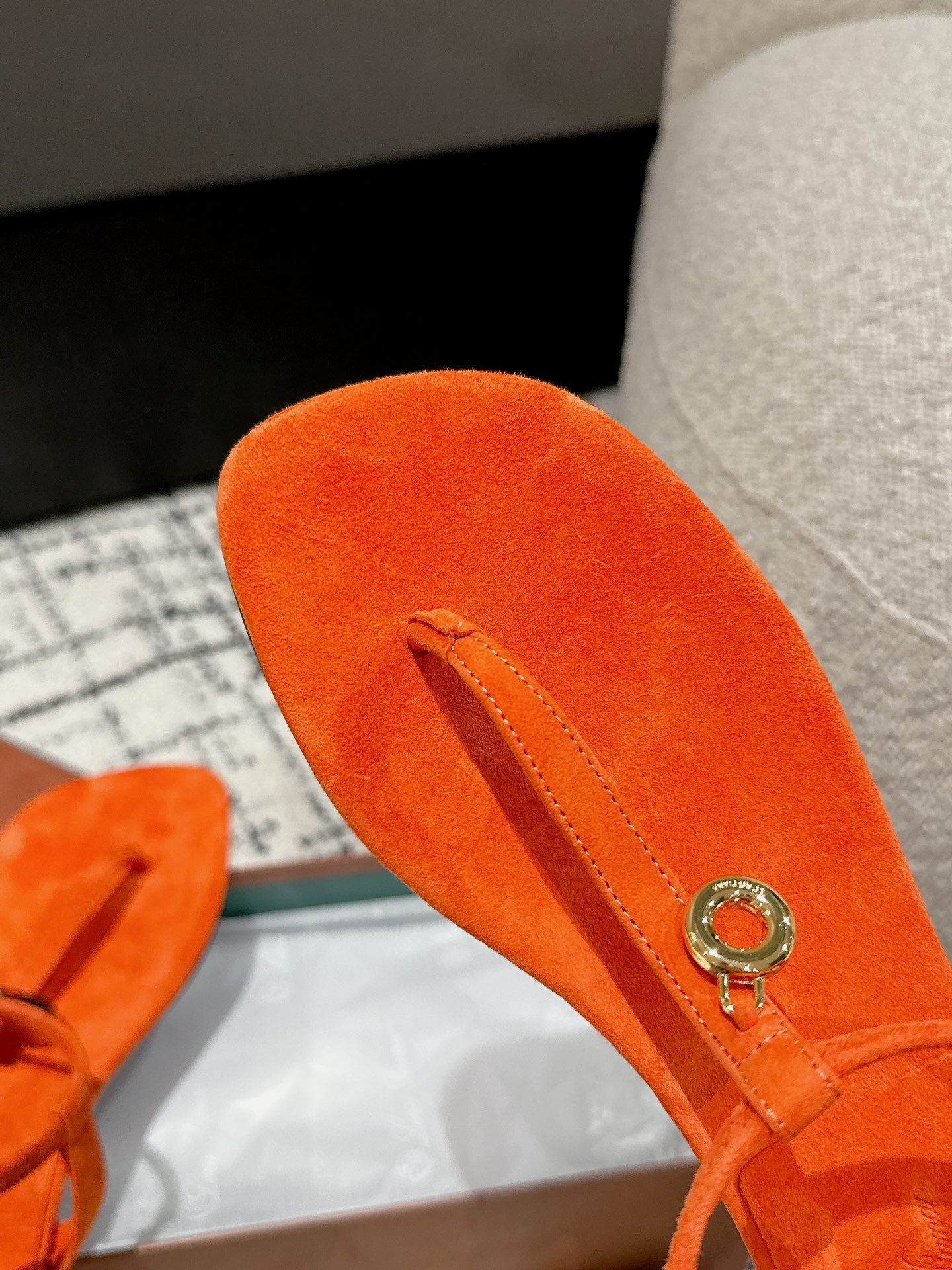 Loro Pia**/ Top quality British style flip flops sandals VIP1:1