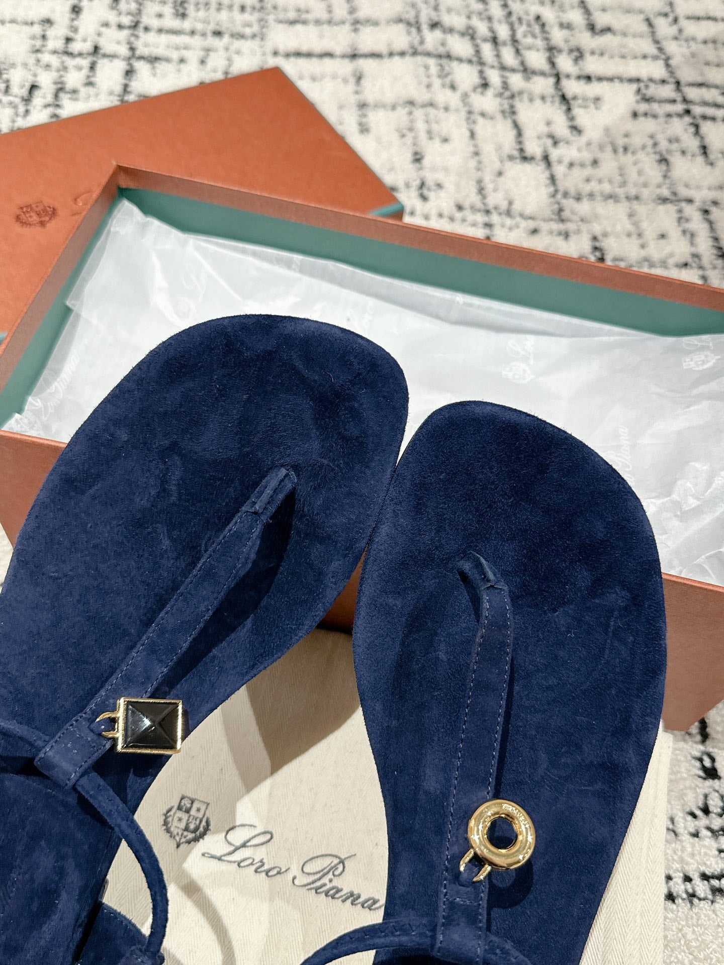 Loro Pia**/ Top quality British style flip flops sandals VIP1:1