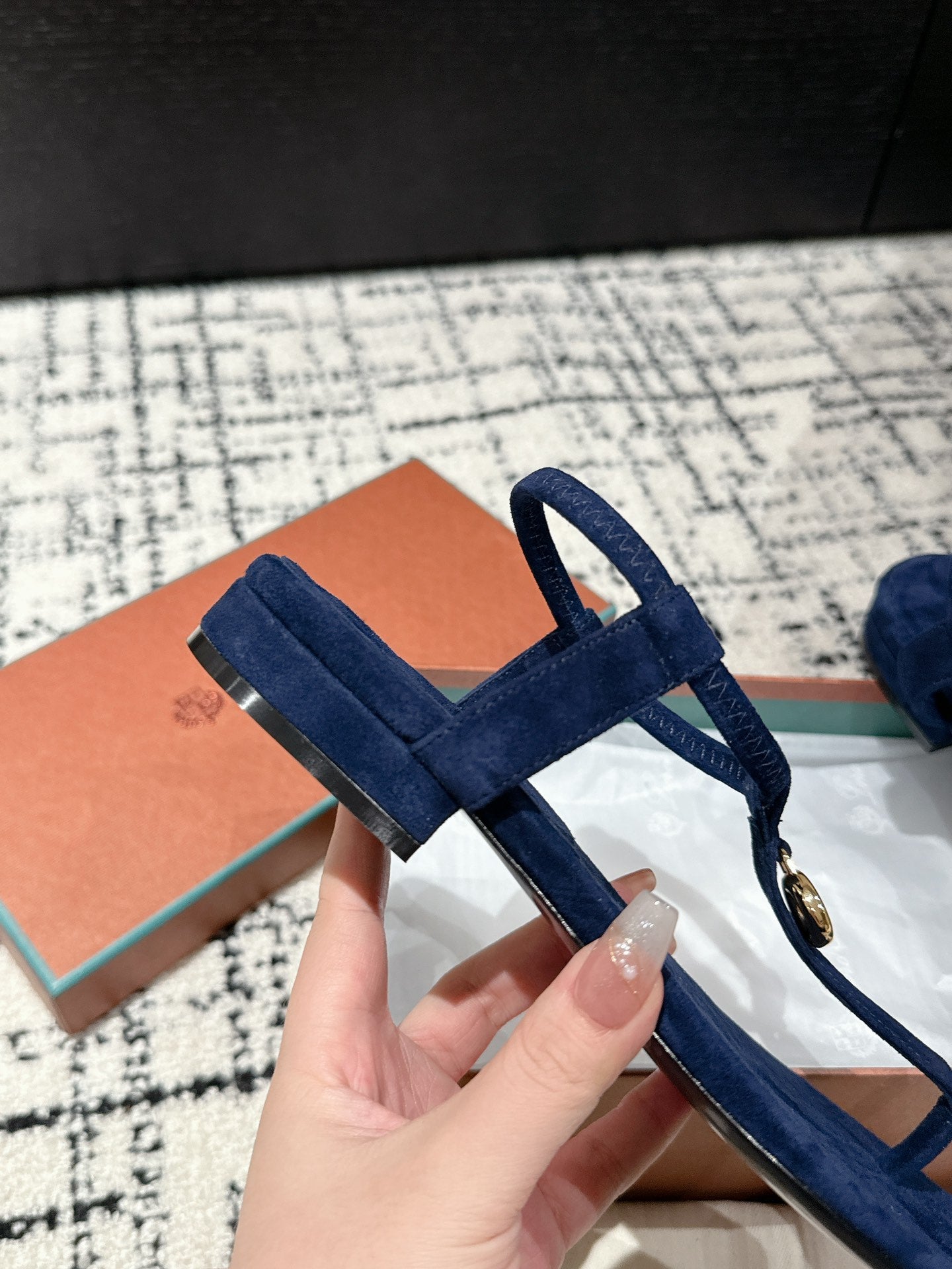 Loro Pia**/ Top quality British style flip flops sandals VIP1:1