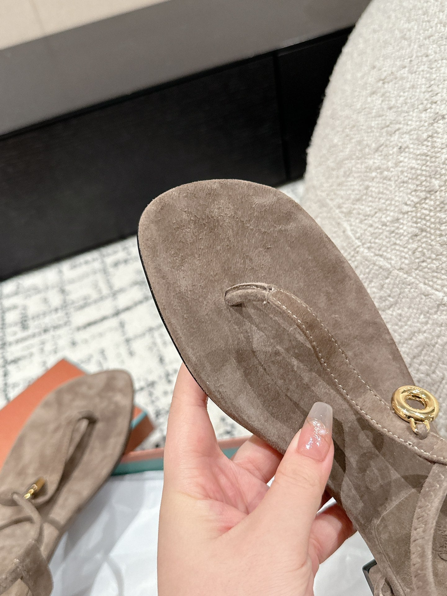 Loro Pia**/ Top quality British style flip flops sandals VIP1:1