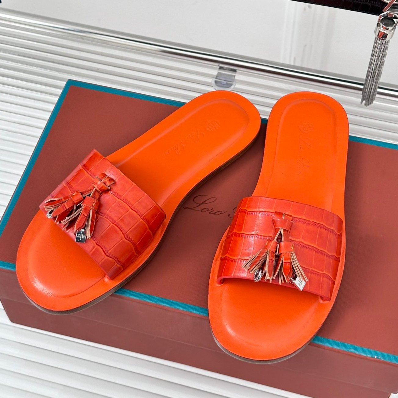 Loro Pia**/ Top quality classic retro tassel slippers VIP1:1