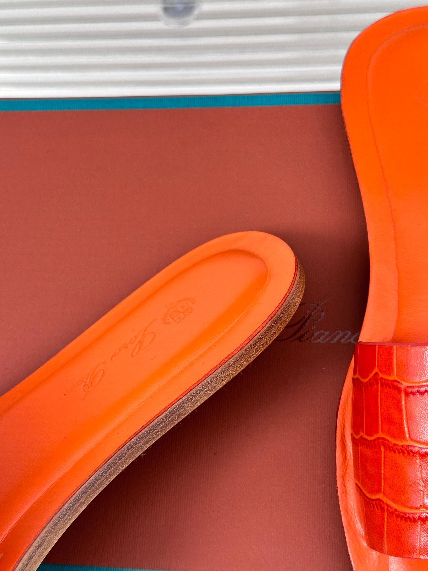 Loro Pia**/ Top quality classic retro tassel slippers VIP1:1