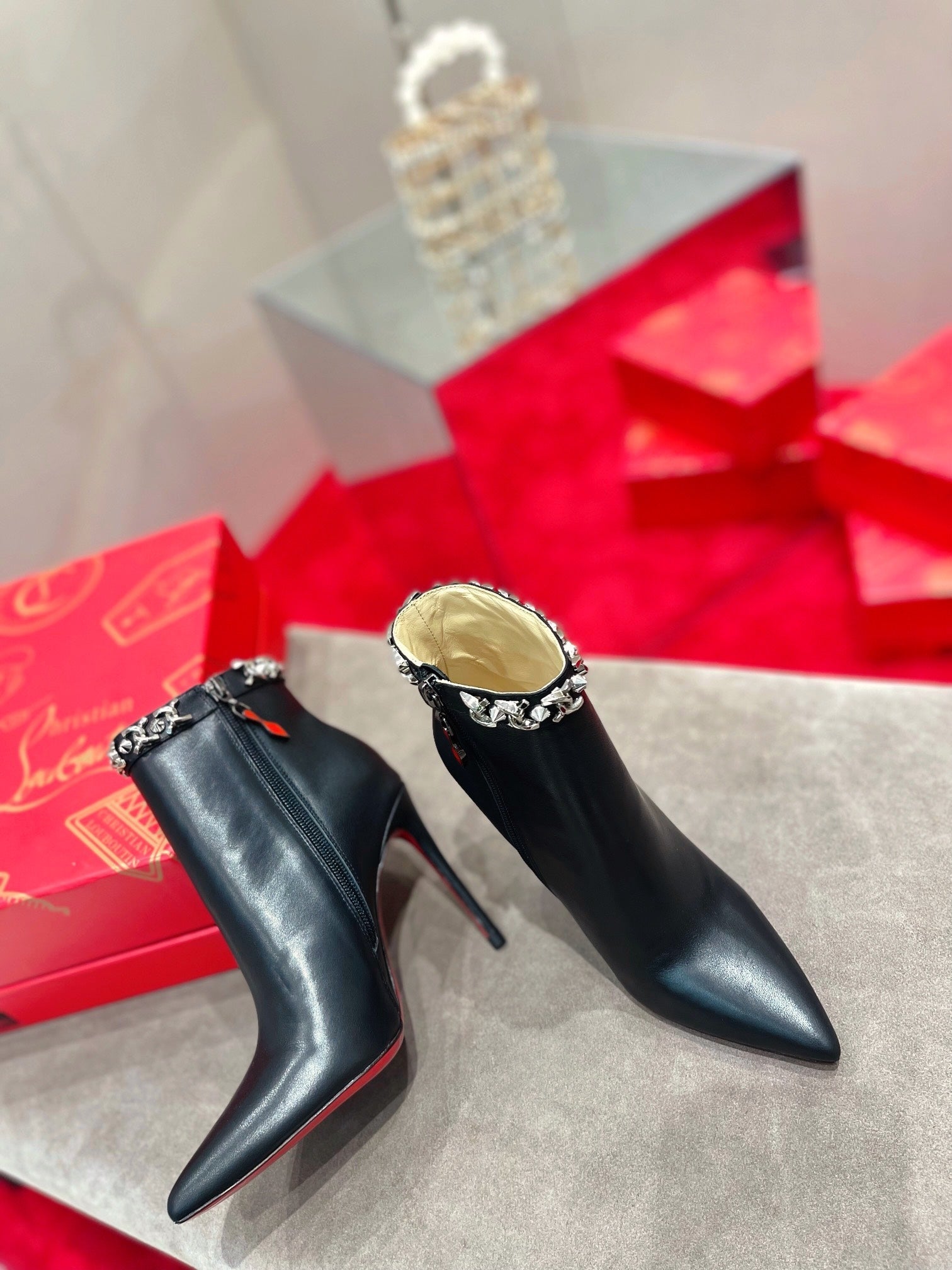 Christi** Loubout** new hardware chain ⛓ VIP1:1