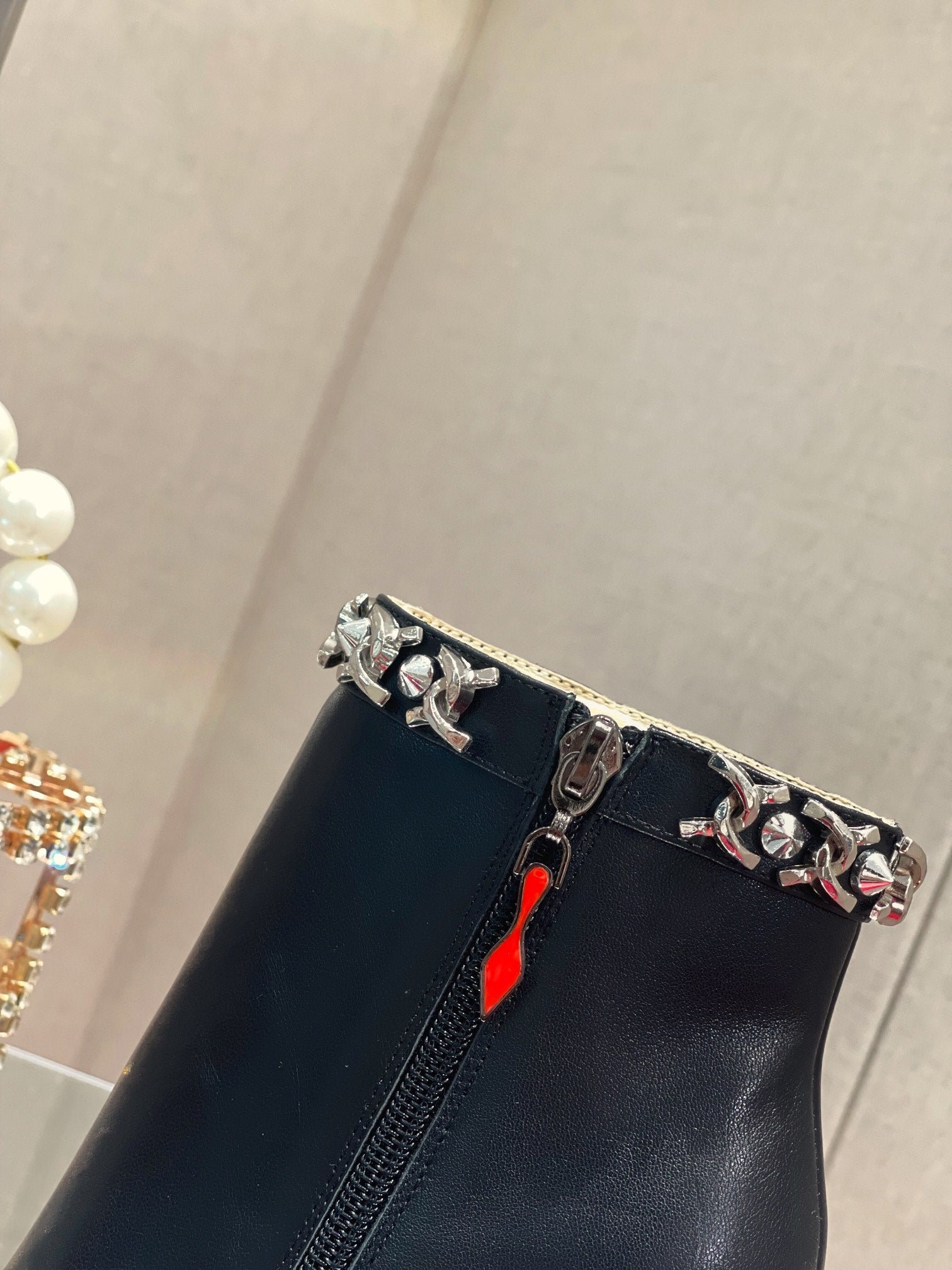 Christi** Loubout** new hardware chain ⛓ VIP1:1