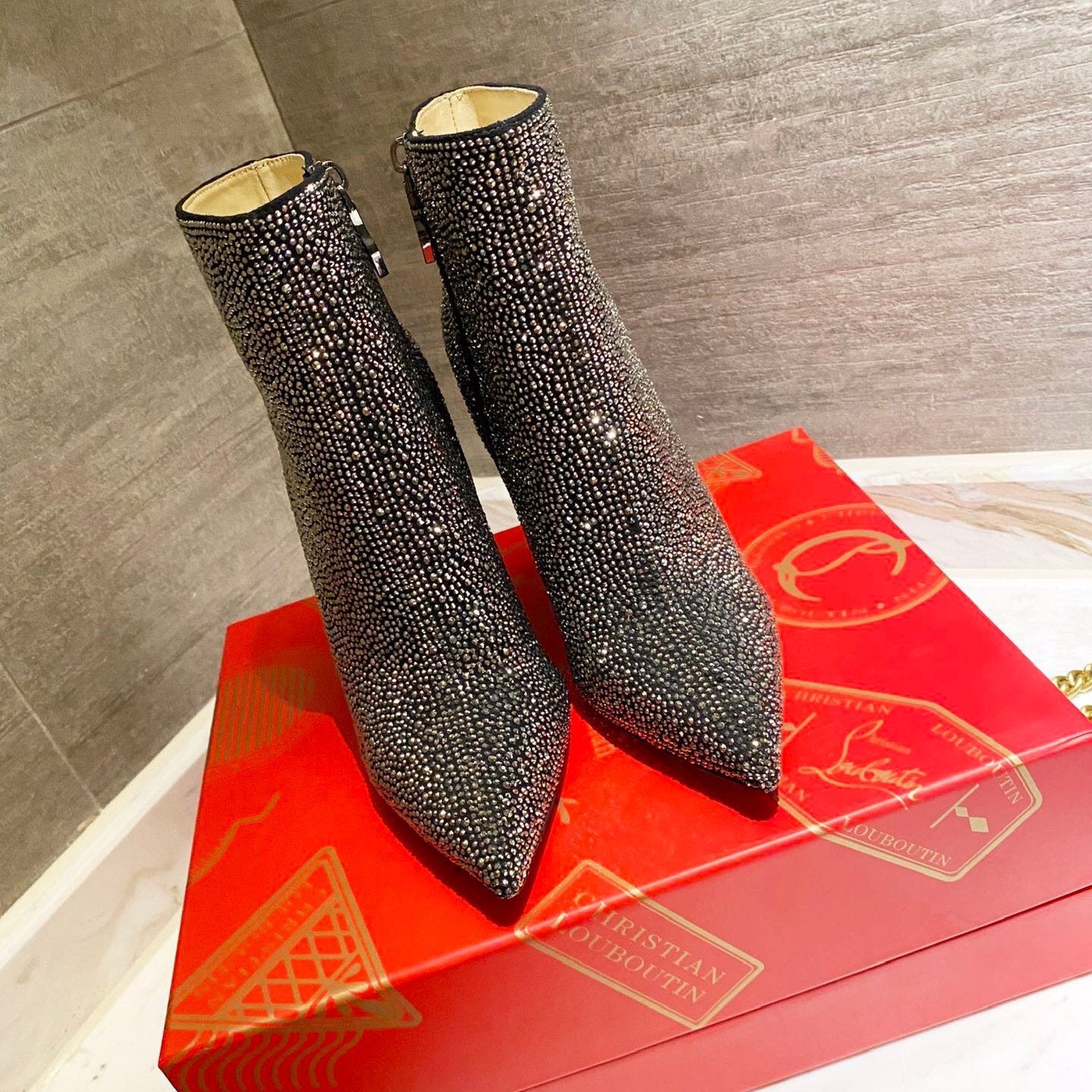 Christi** Loubout** new full diamond VIP1:1