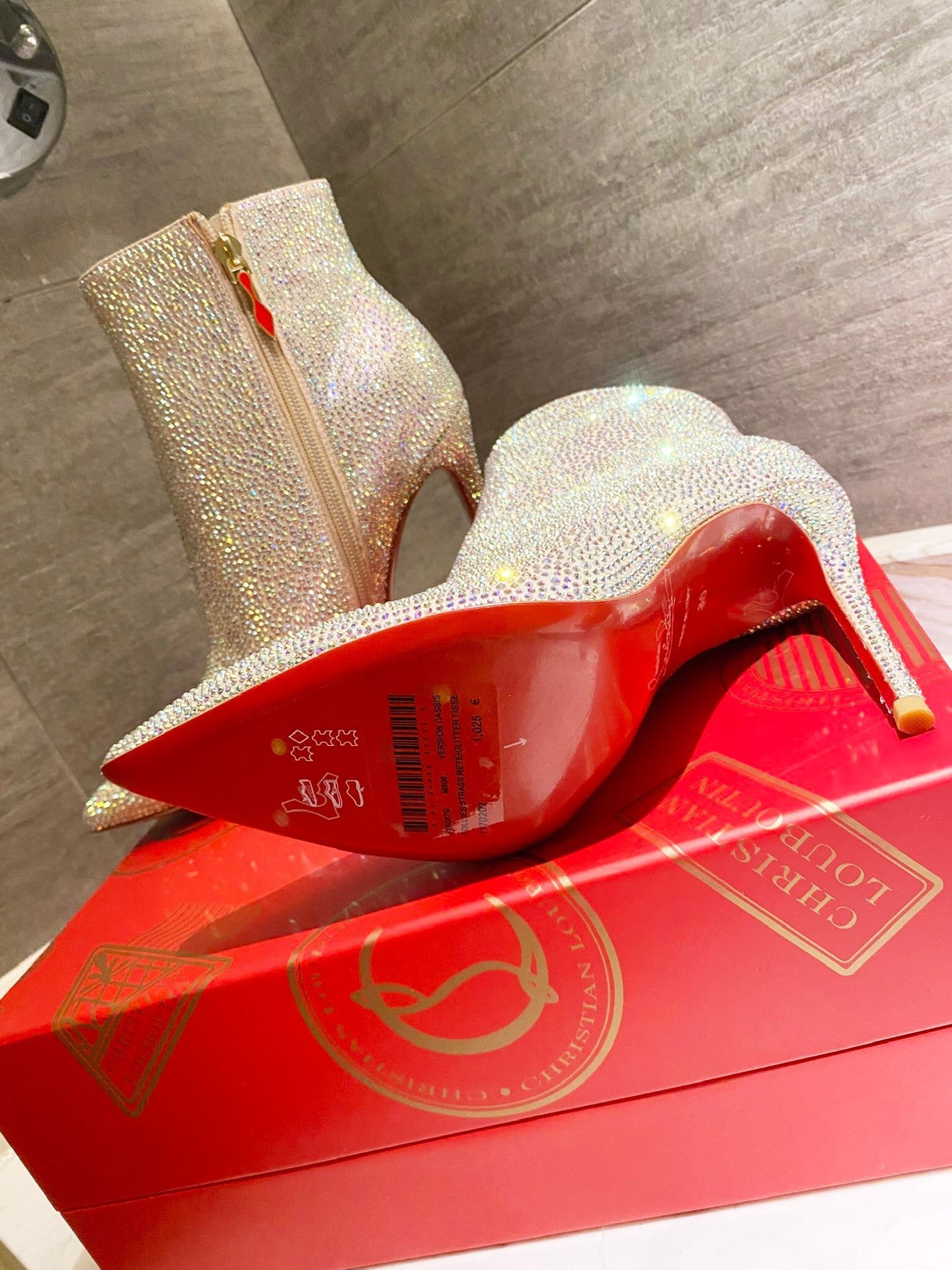 Christi** Loubout** new full diamond VIP1:1