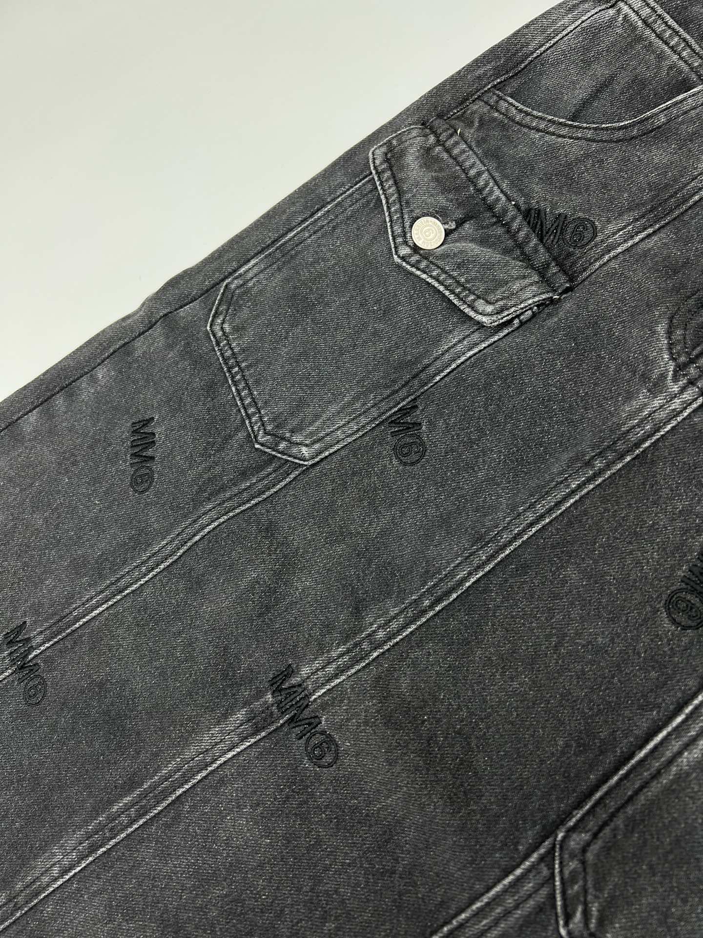 MM6 embroidered number skirt