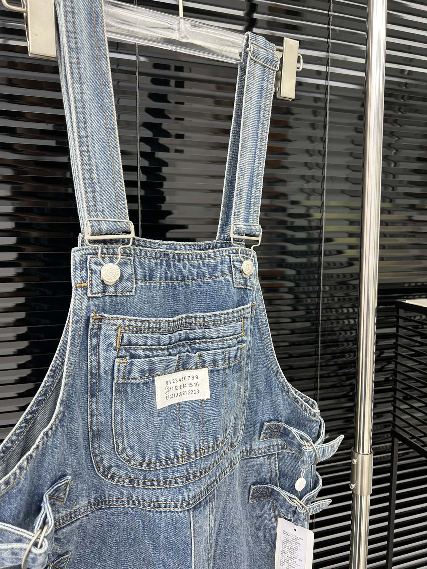 Mm6 waist buckle age-reducing overalls denim trousers