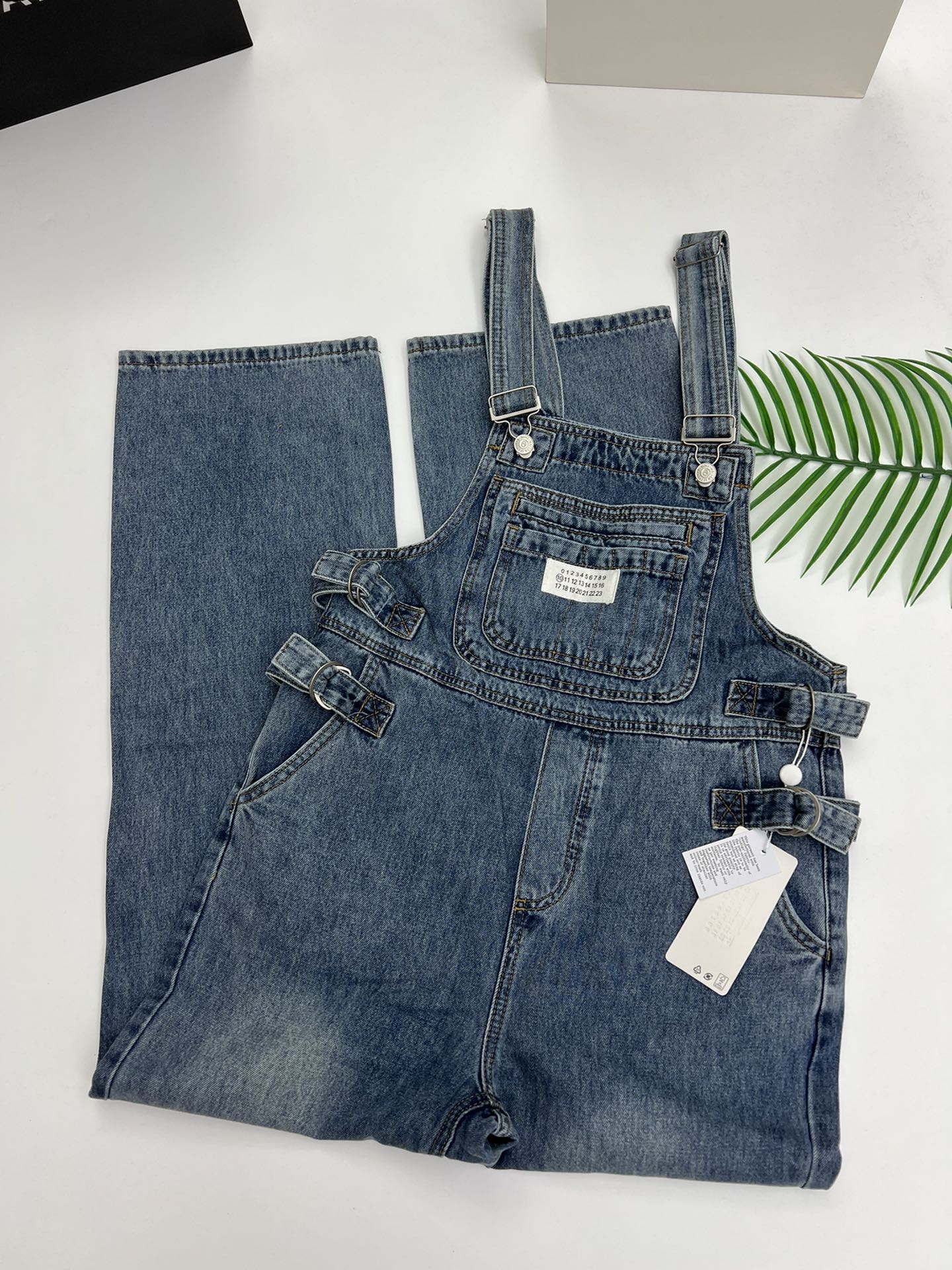 Mm6 waist buckle age-reducing overalls denim trousers