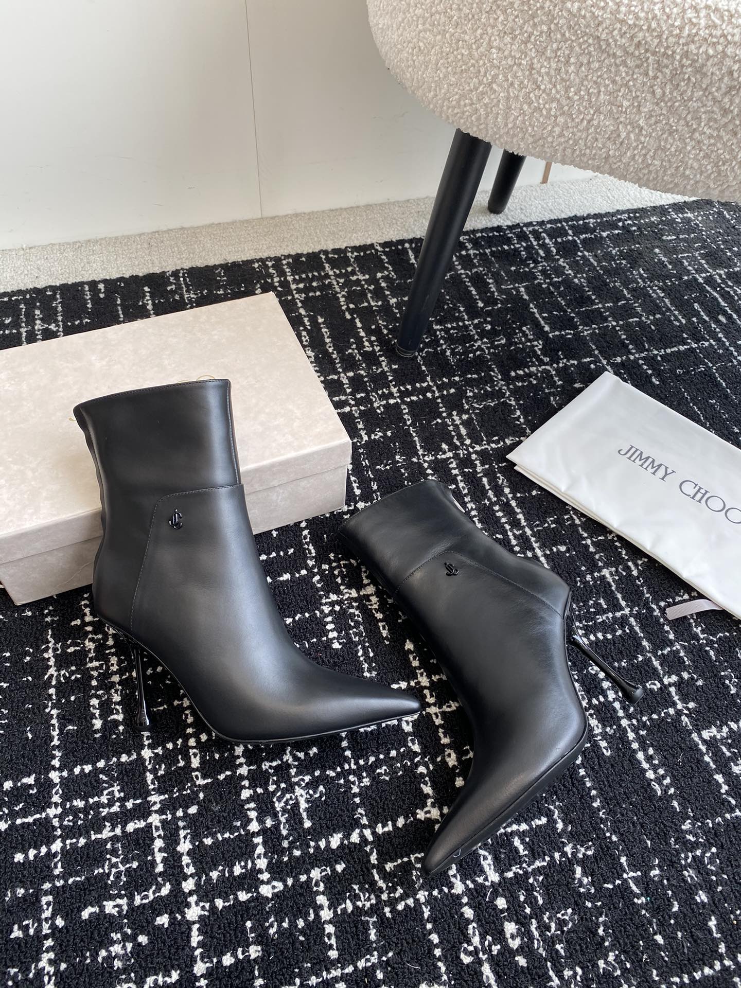 JIMMY CH** Early Autumn new simple pointed calfskin high-heeled short bootsVIP1：1