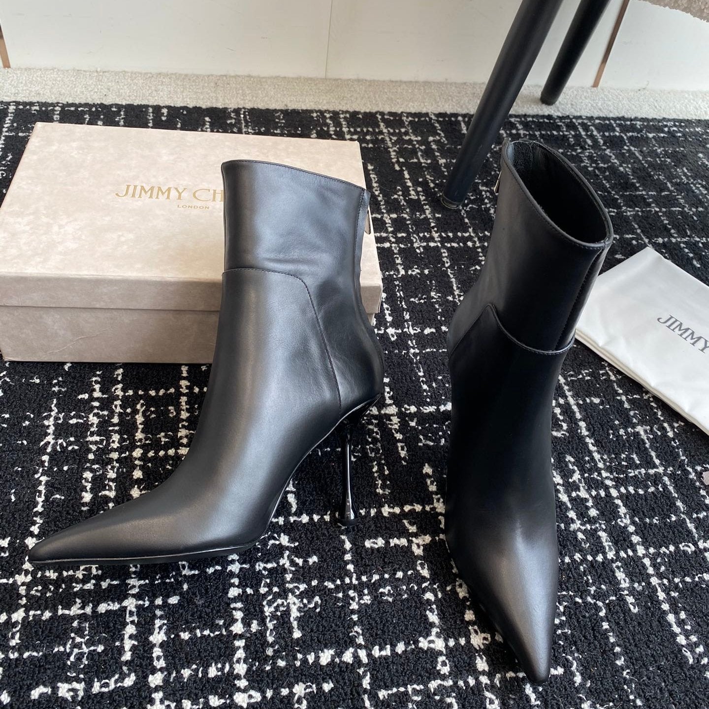 JIMMY CH** Early Autumn new simple pointed calfskin high-heeled short bootsVIP1：1