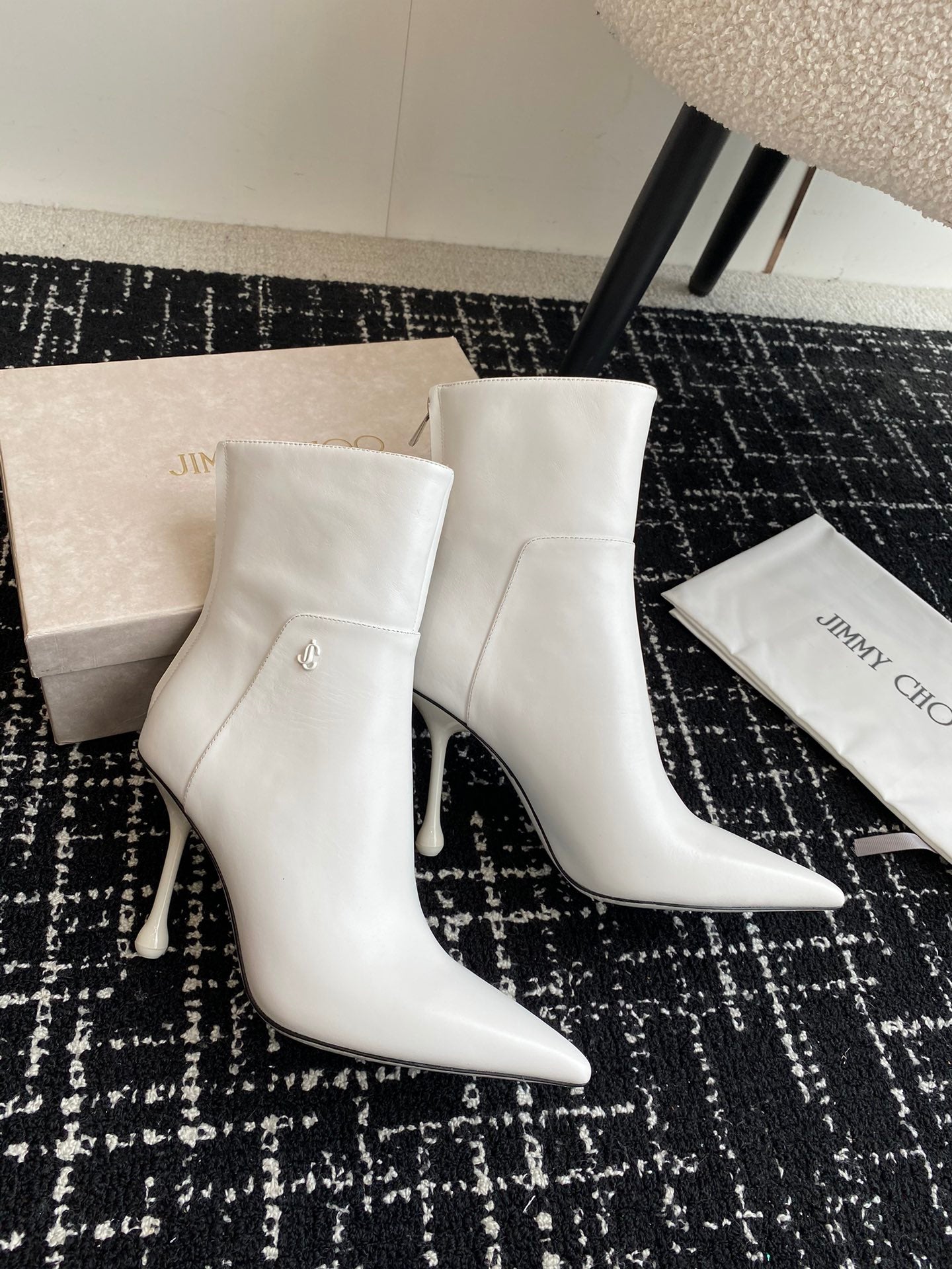 JIMMY CH** Early Autumn new simple pointed calfskin high-heeled short bootsVIP1：1