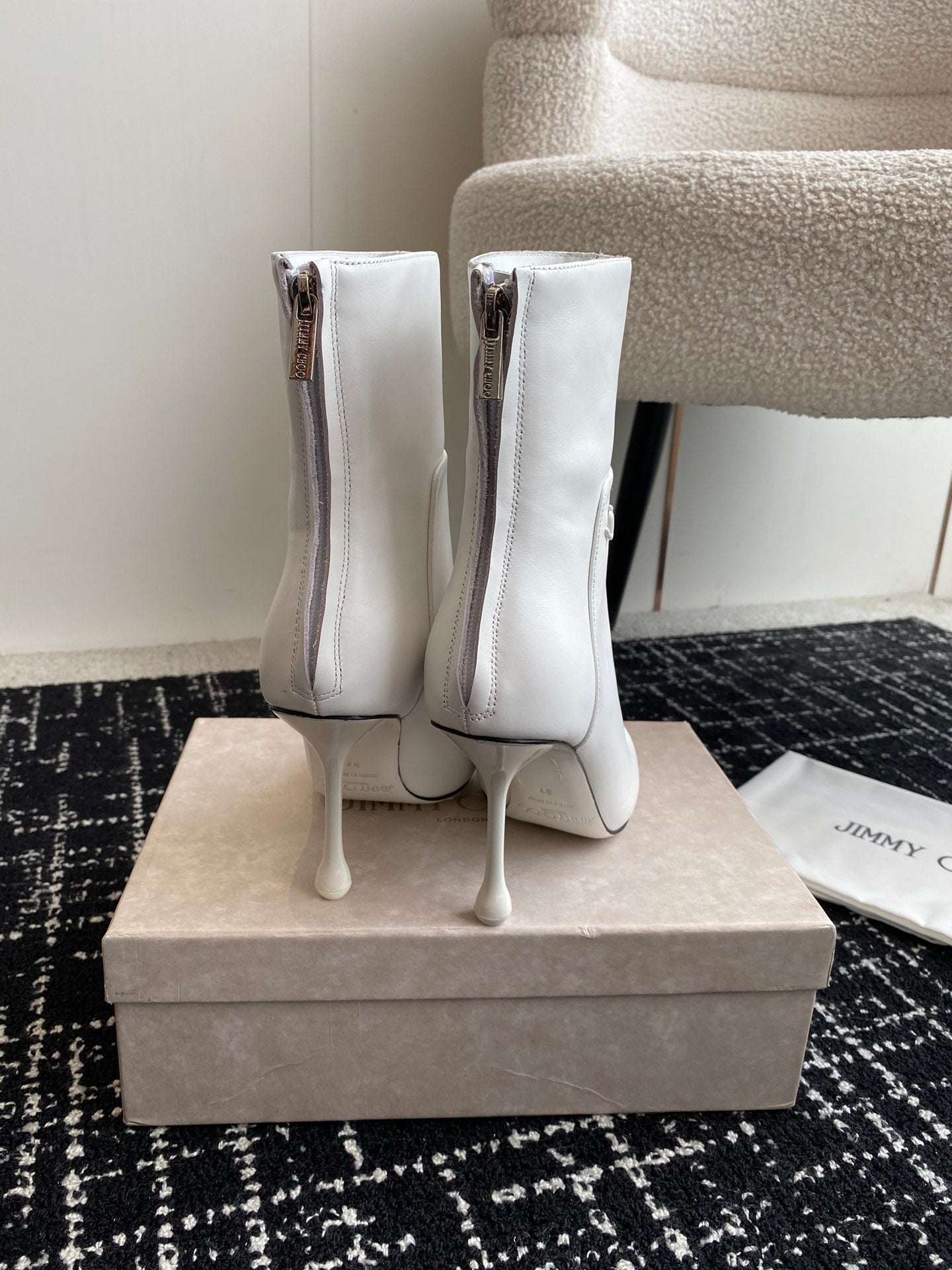 JIMMY CH** Early Autumn new simple pointed calfskin high-heeled short bootsVIP1：1