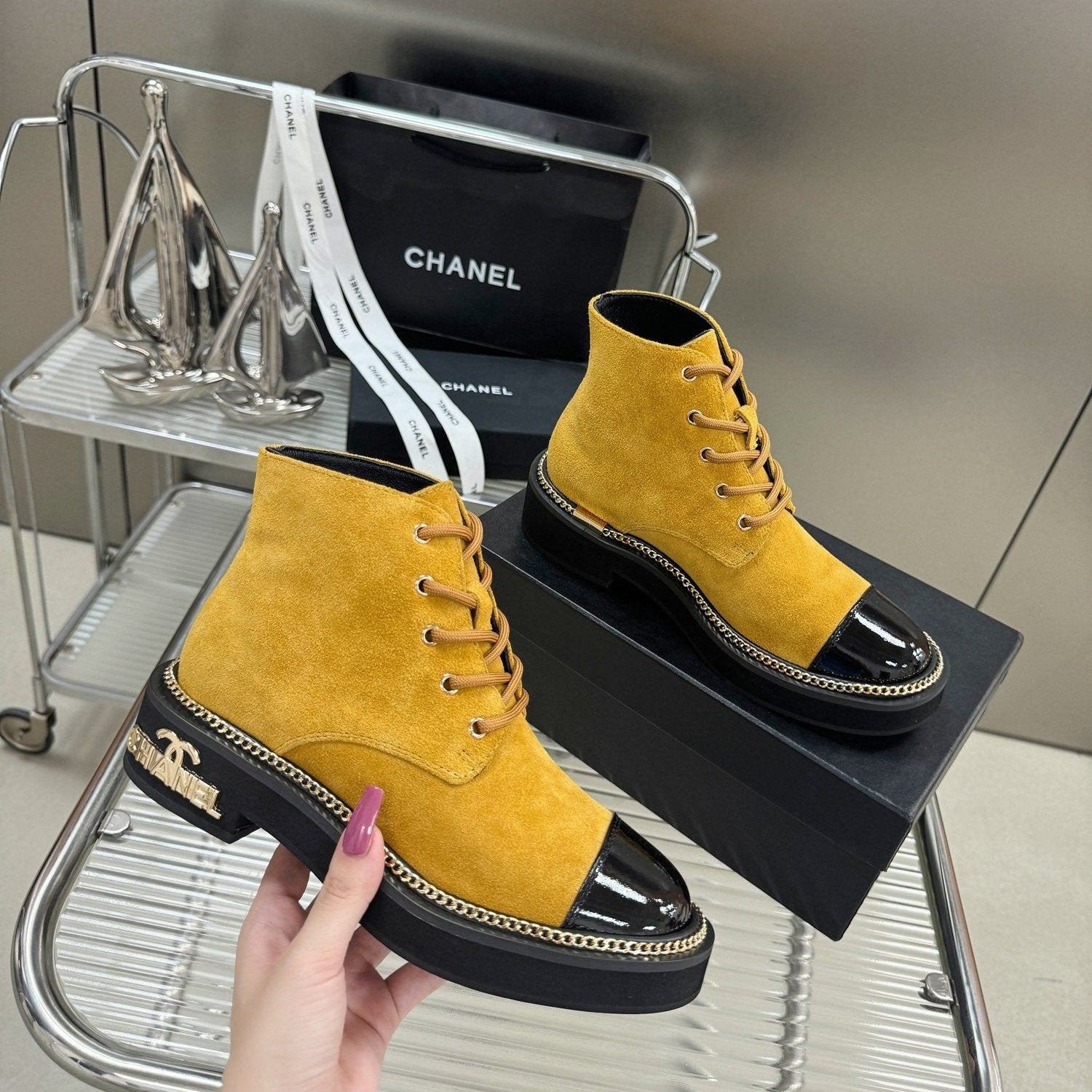 Chan*** 2025 new high quality VIP1:1 autumn and winter hardware buckle plus ⛓️ chain short boots