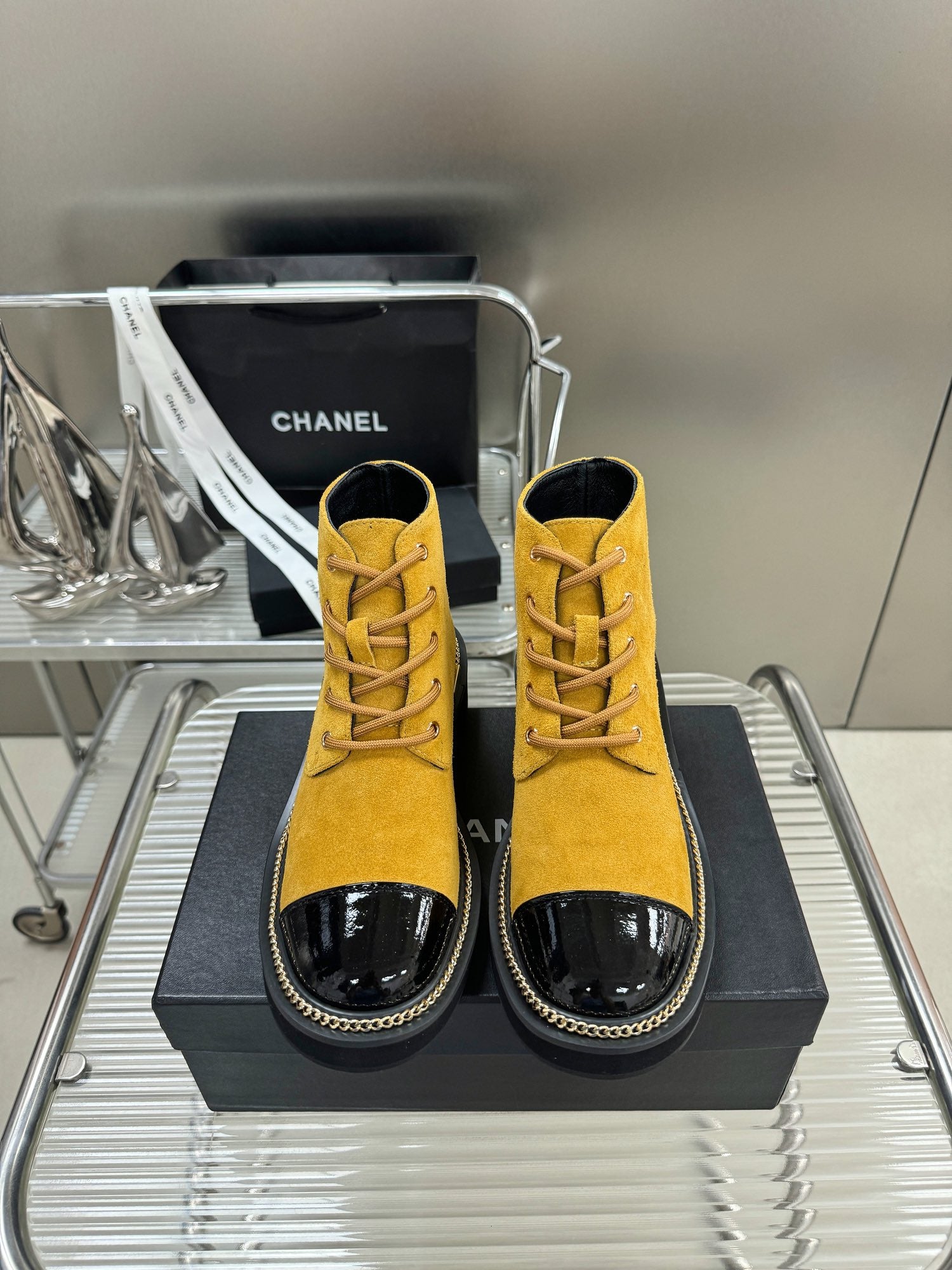 Chan*** 2025 new high quality VIP1:1 autumn and winter hardware buckle plus ⛓️ chain short boots