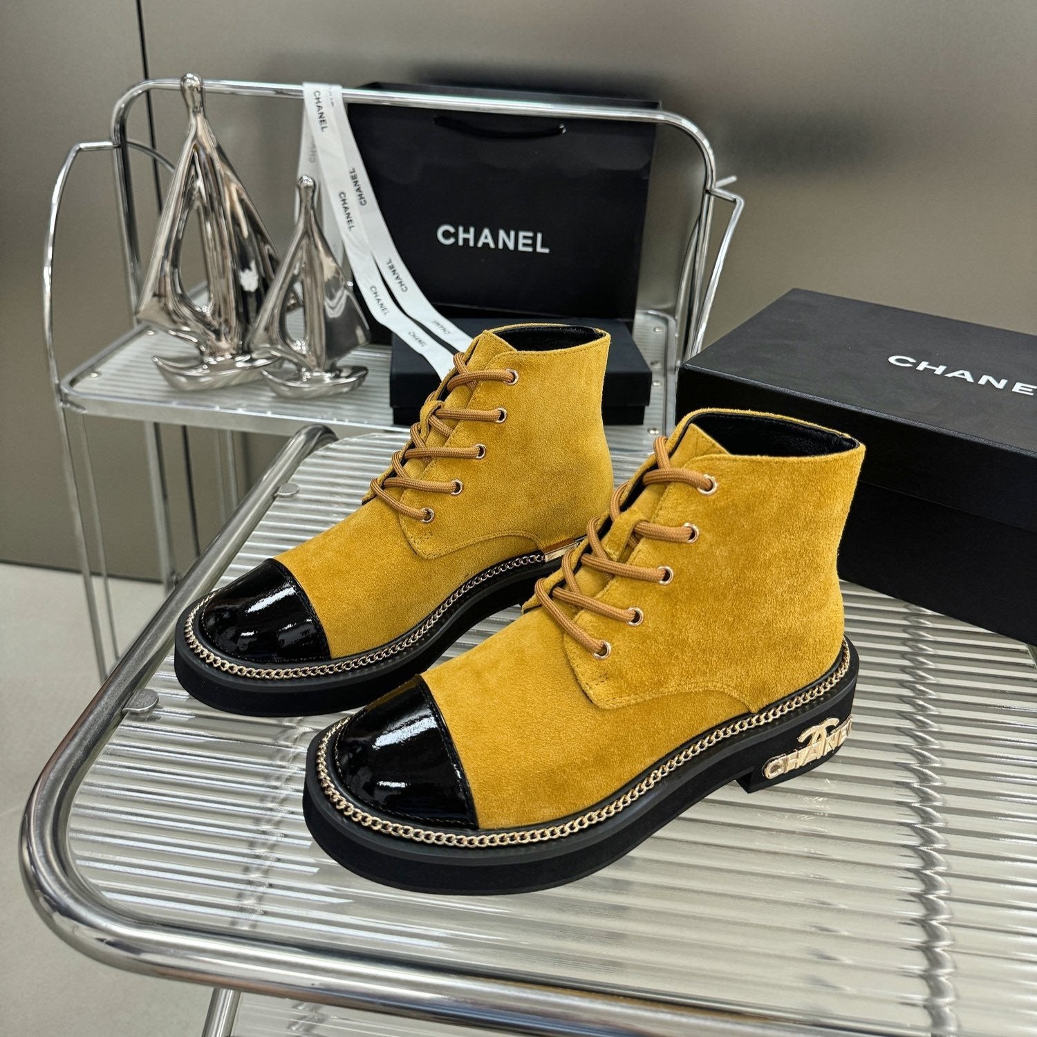 Chan*** 2025 new high quality VIP1:1 autumn and winter hardware buckle plus ⛓️ chain short boots