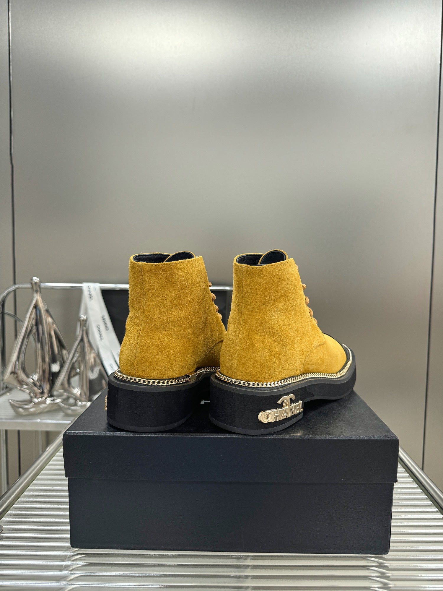 Chan*** 2025 new high quality VIP1:1 autumn and winter hardware buckle plus ⛓️ chain short boots