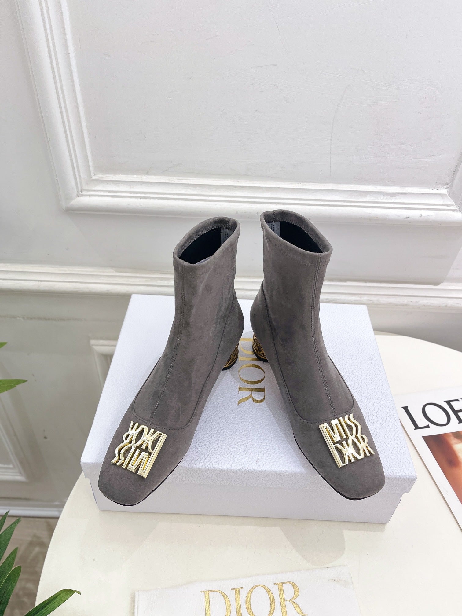 Dior 2025 autumn and winter new VIP1:1 metal rattan check cylindrical heel stretch velvet boots