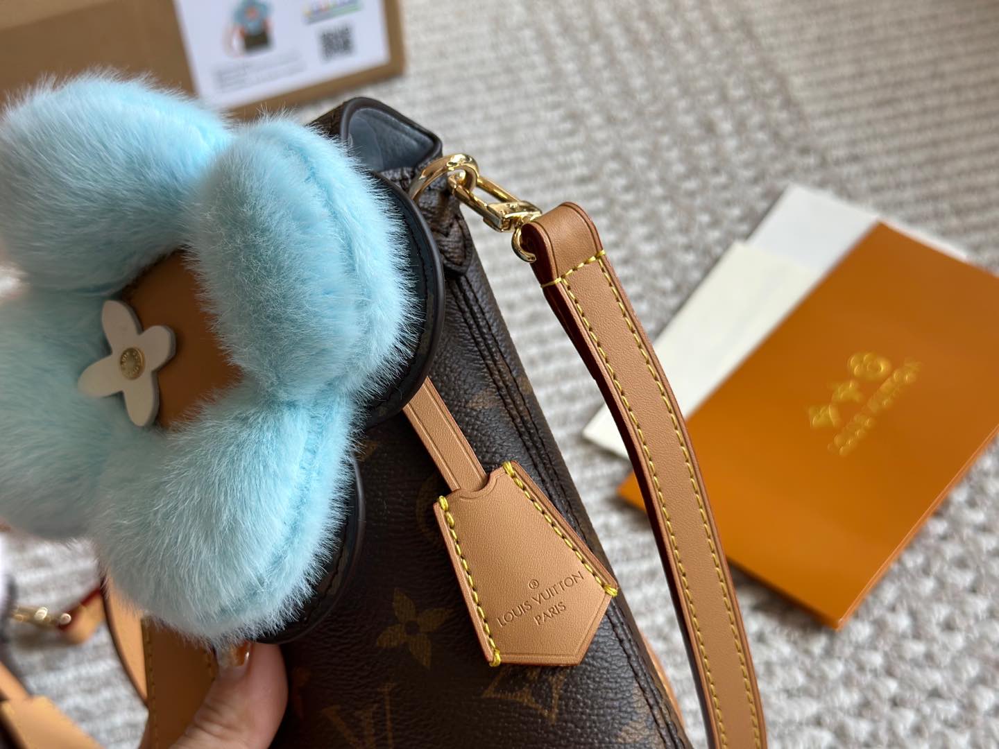 Christmas Limited Edition Vivian Mobile Phone Bag