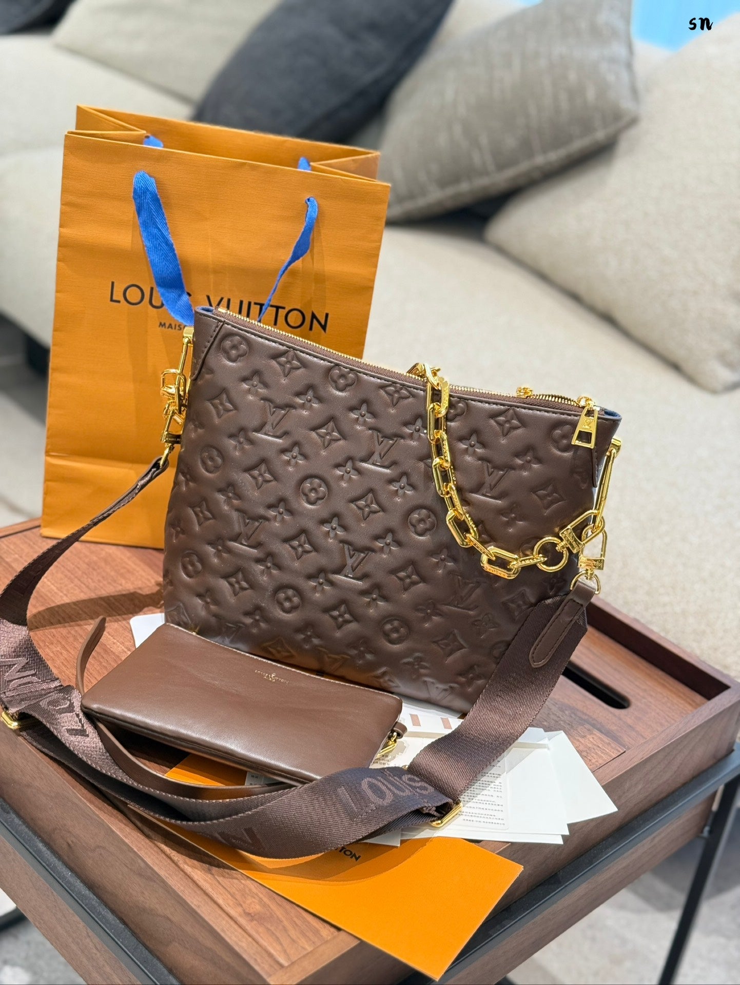 Coussin bag with chain