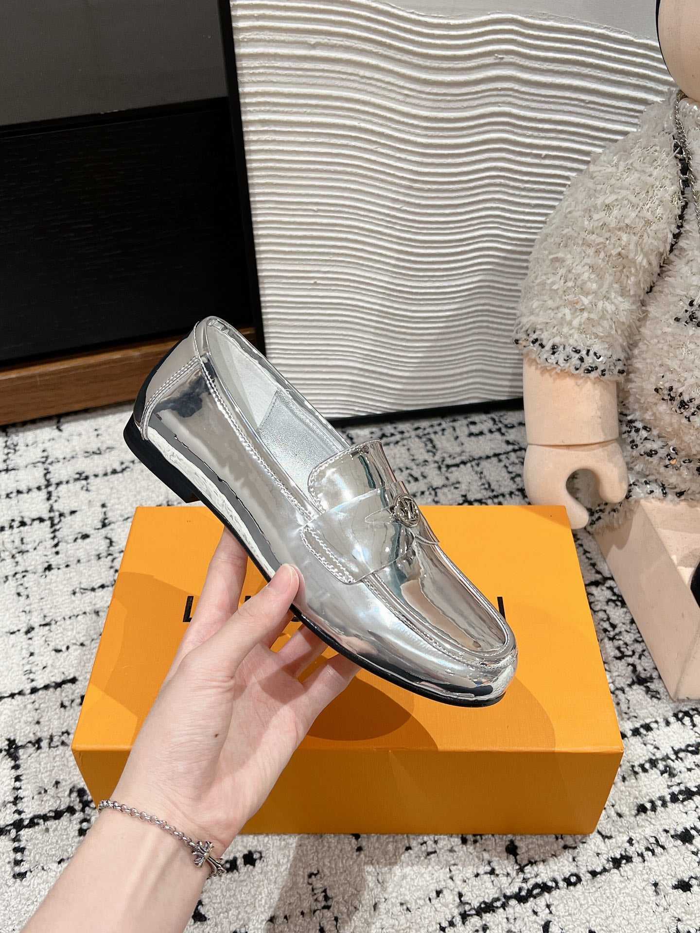 louis vuitt** 25ss new arrival～ Lv 2025 spring and summer new minimalist flat loafers VIP 1:1