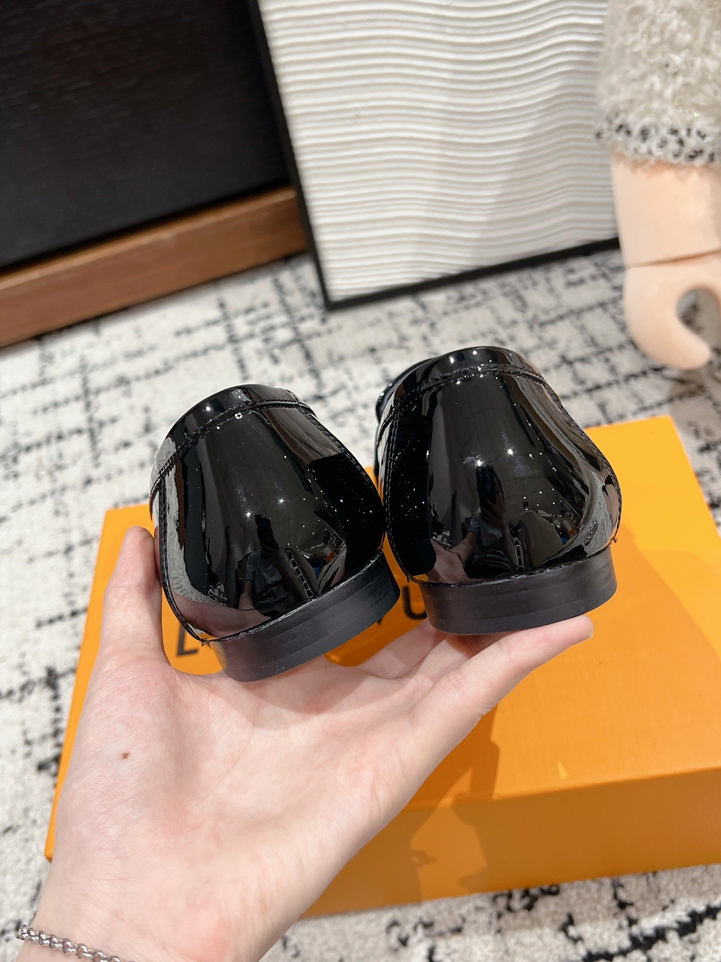 louis vuitt** 25ss new arrival～ Lv 2025 spring and summer new minimalist flat loafers VIP 1:1