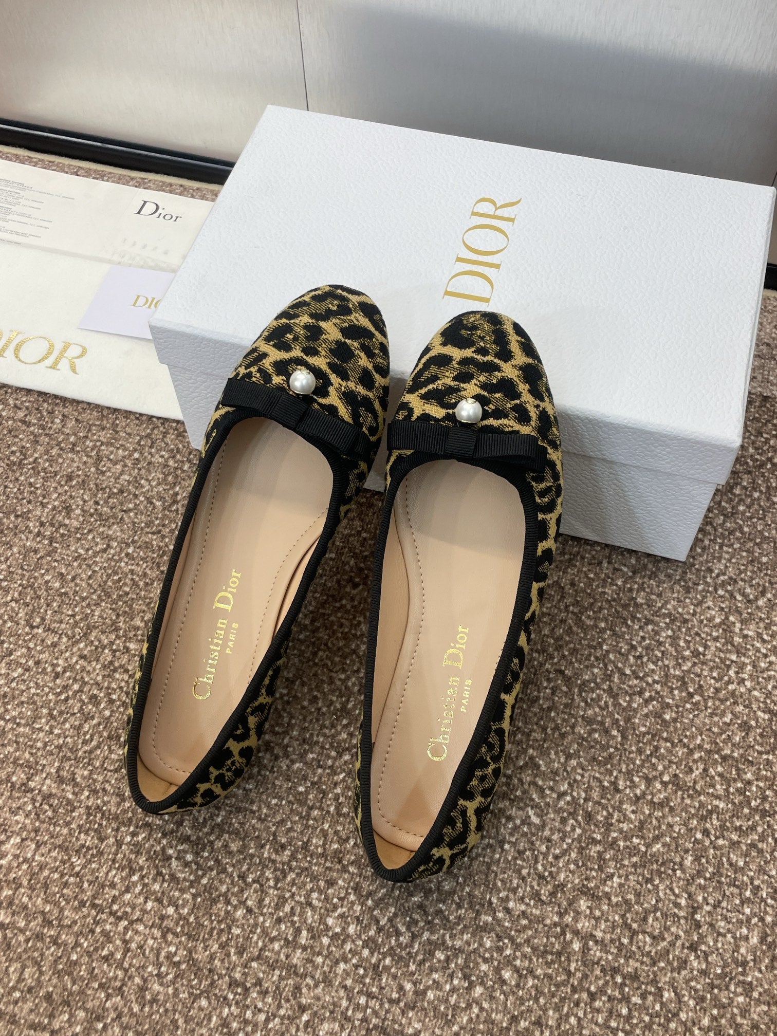 D*or 2024 Early Spring Haute Couture Collection New Iconic Electric Embroidery Raglan Pattern Ballet Shoes  VIP 1:1