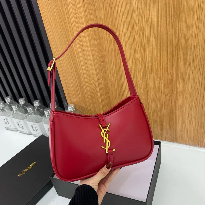 Stylish and minimalist small square bag