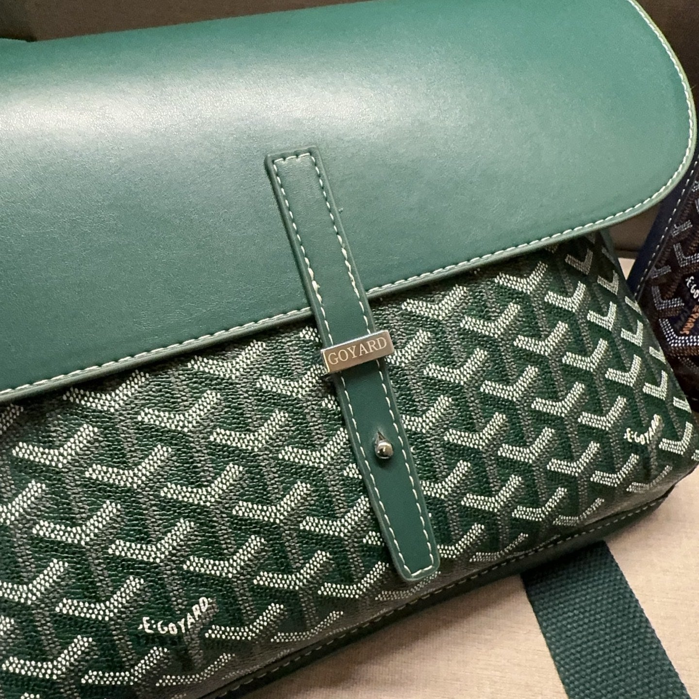 Classic messenger bag