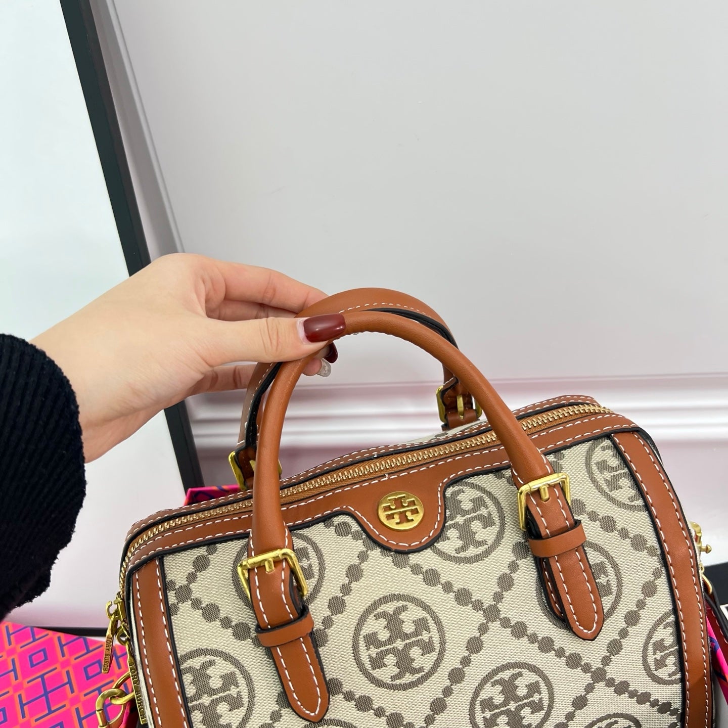 Fashionable handbag