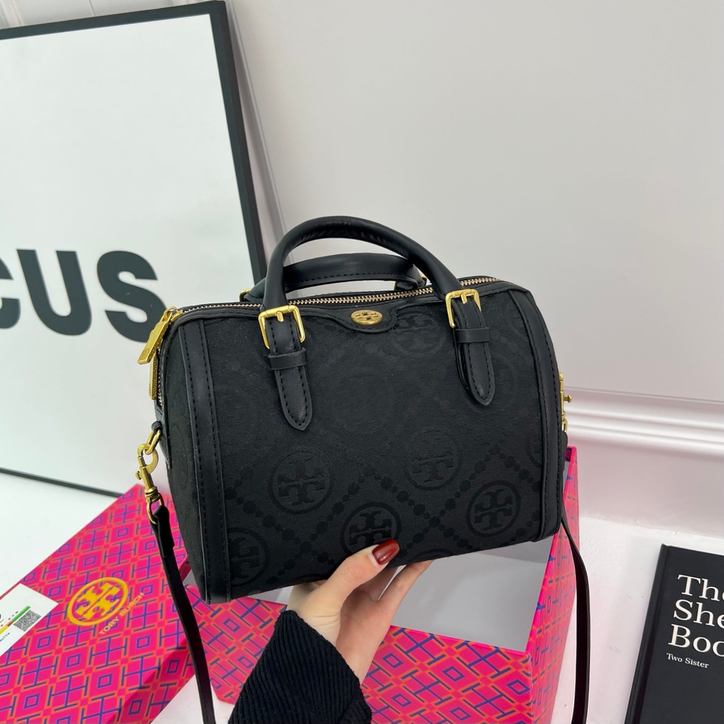 Fashionable handbag