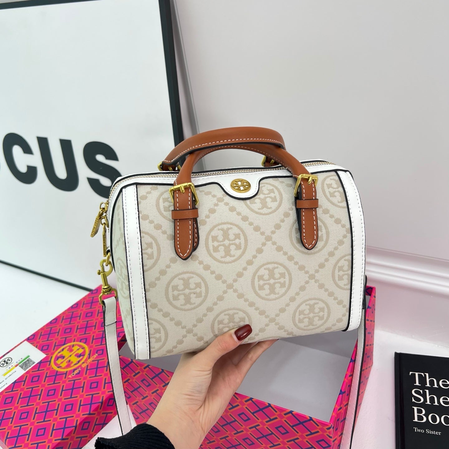 Fashionable handbag