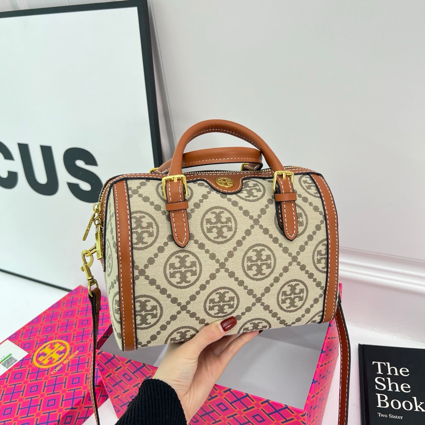 Fashionable handbag