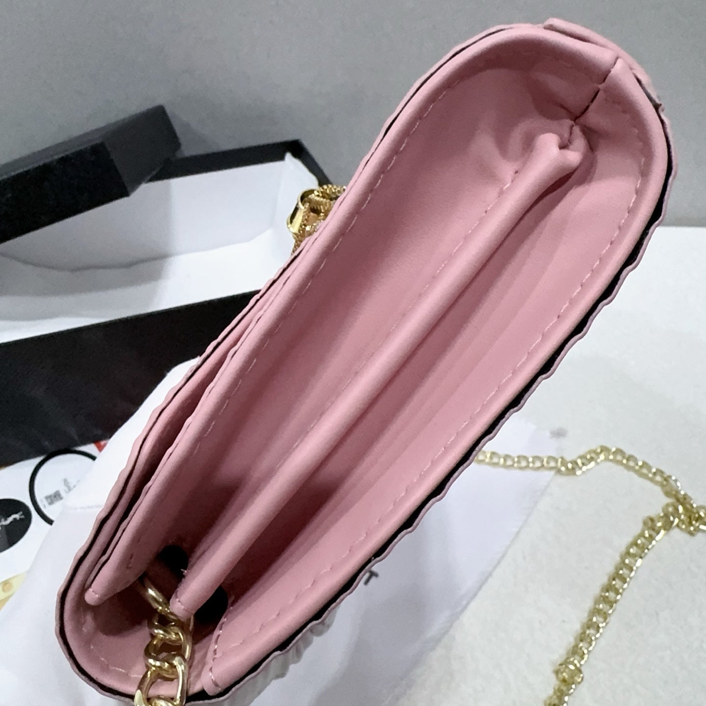 Classic and simple chain bag