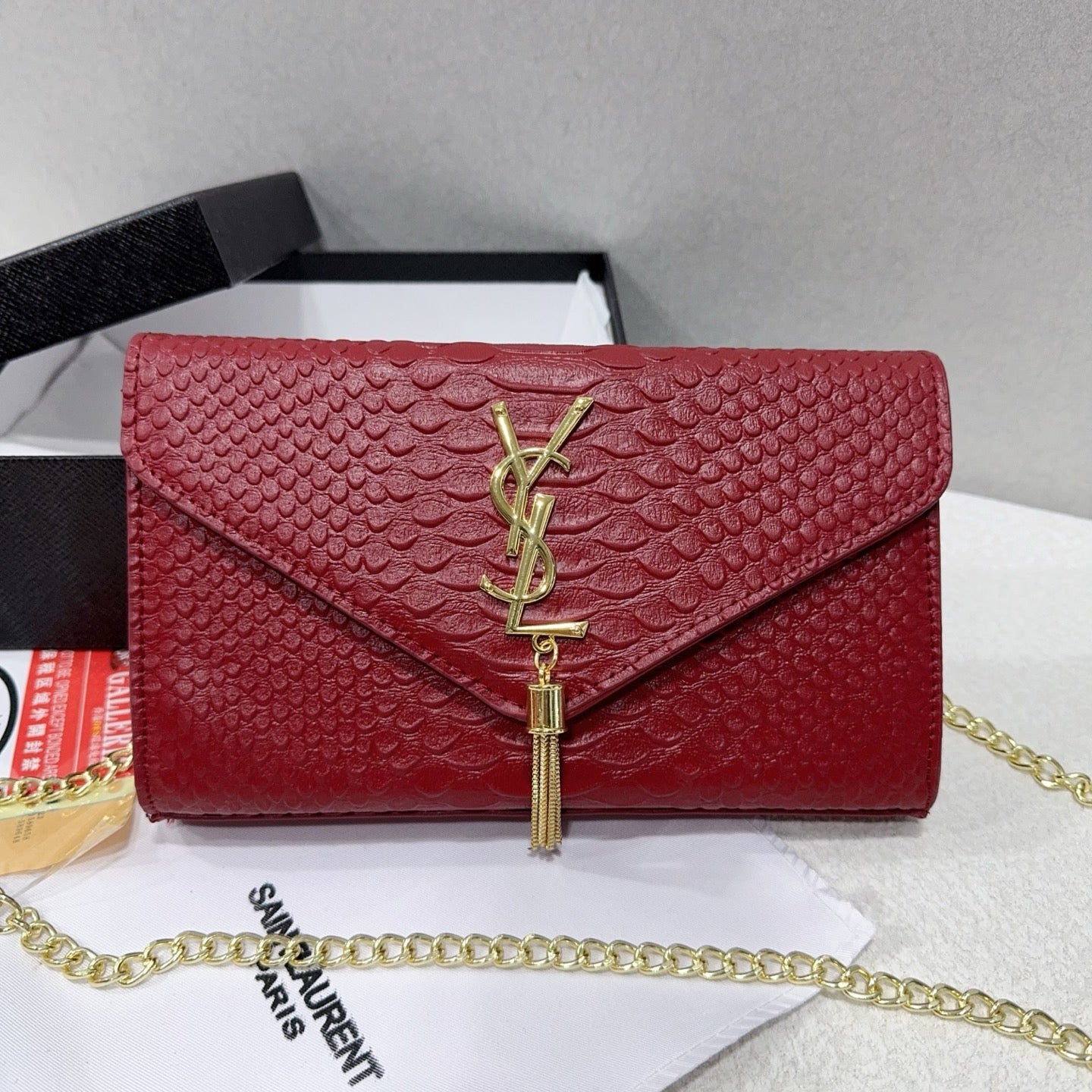 Classic and simple chain bag