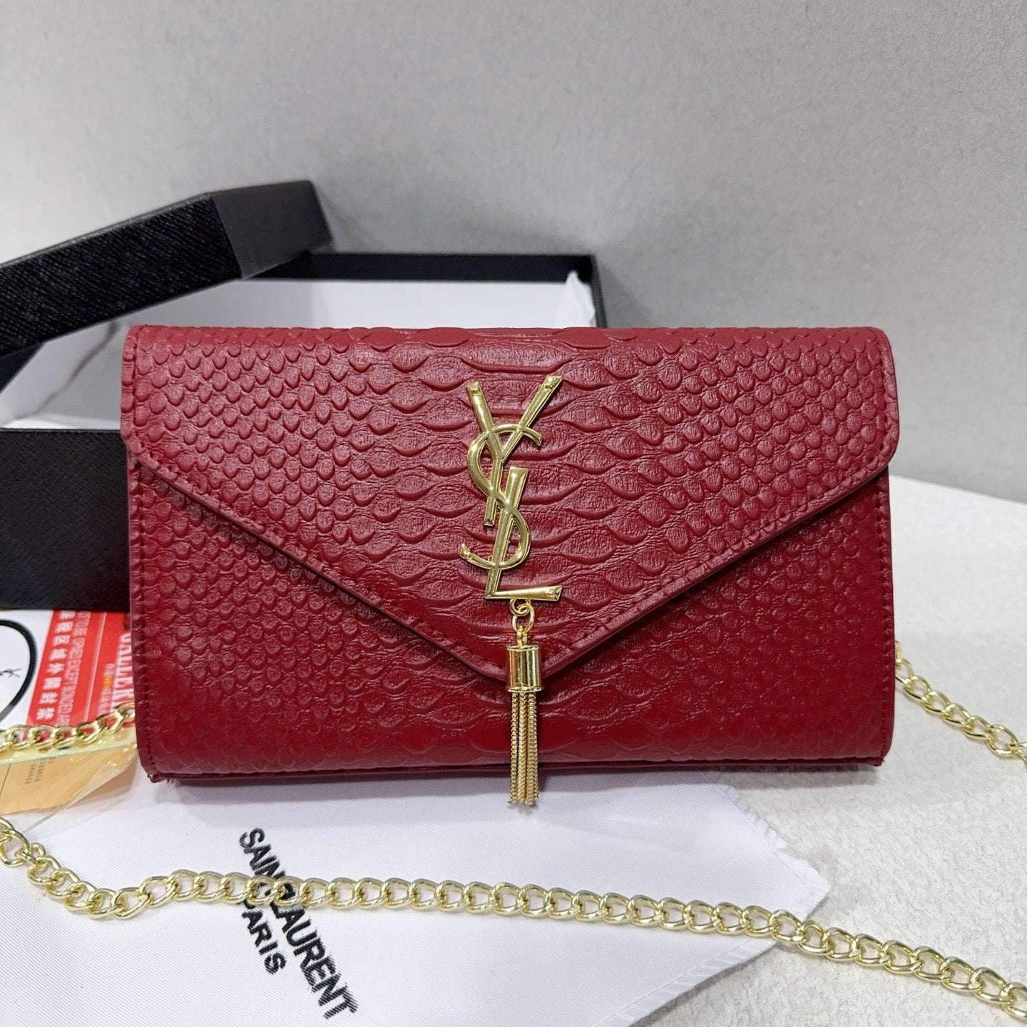 Classic and simple chain bag