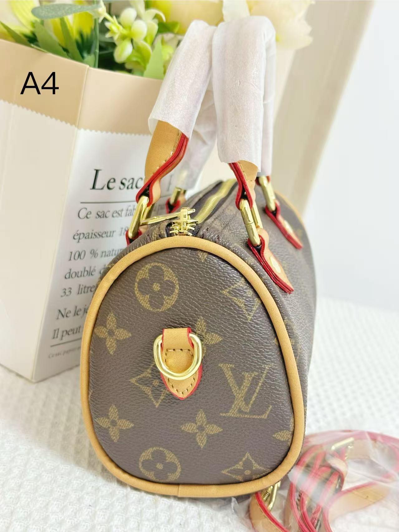 Fashionable handbag