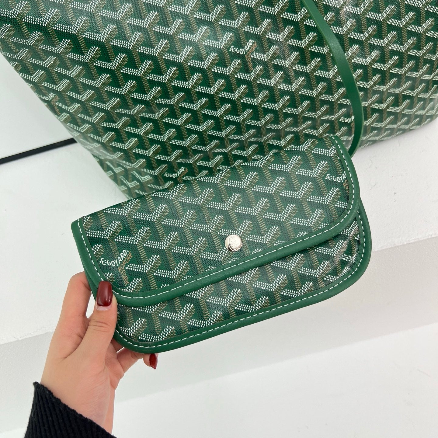 Classic large-capacity tote bag
