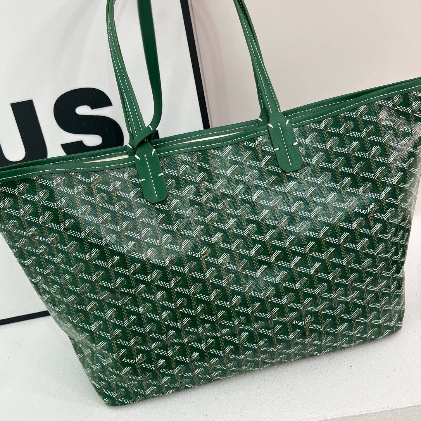 Classic large-capacity tote bag